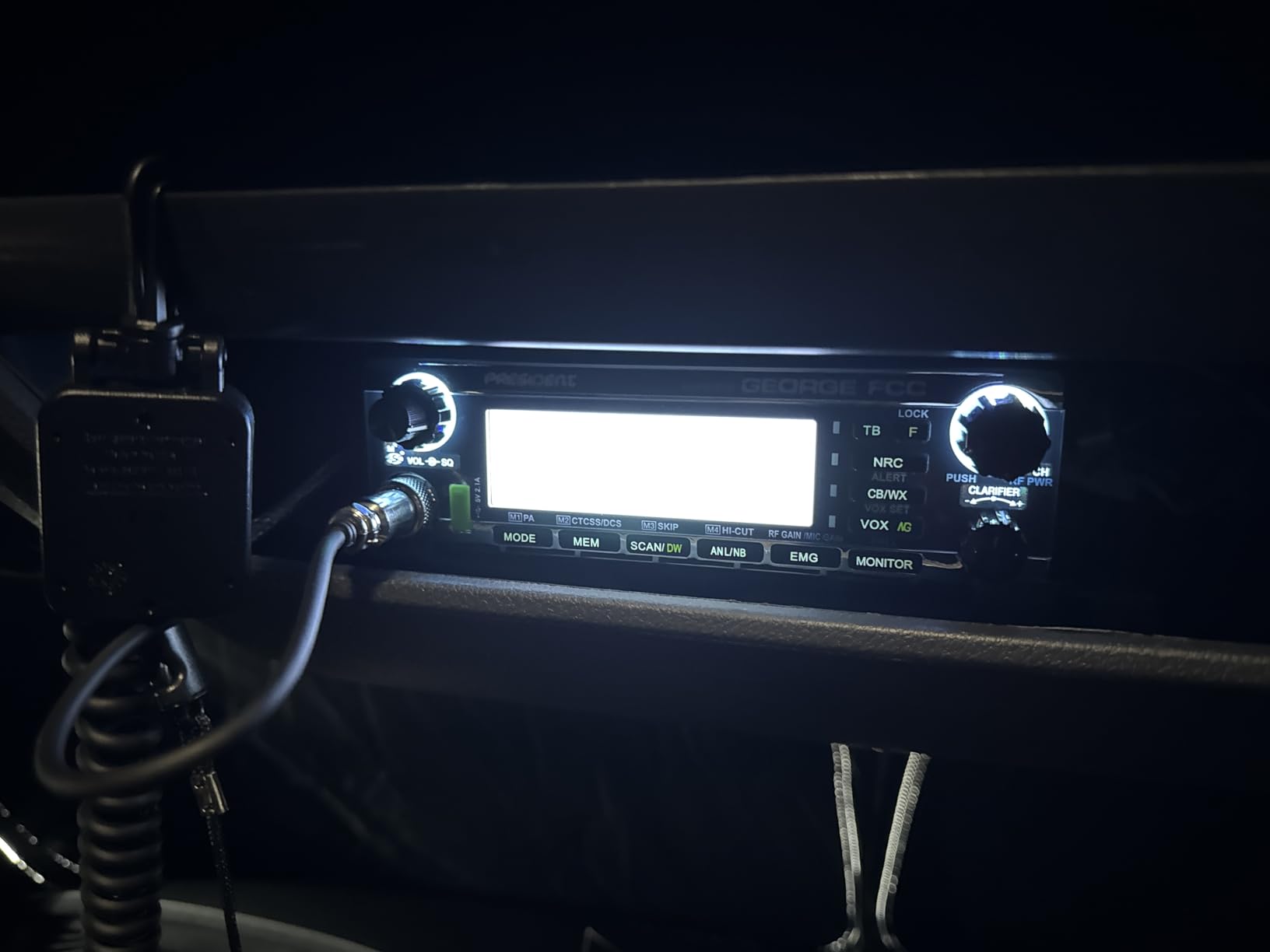 President George FCC AM/FM/SSB CB Radio, CTCSS/DCS, Large 7 Color LCD Display, Weather Channel/Alert, ASC, VOX, Scan Skip, USB Port, NRC, Automatic SWR, PA, SWR and Voltage Protection customer photo 2