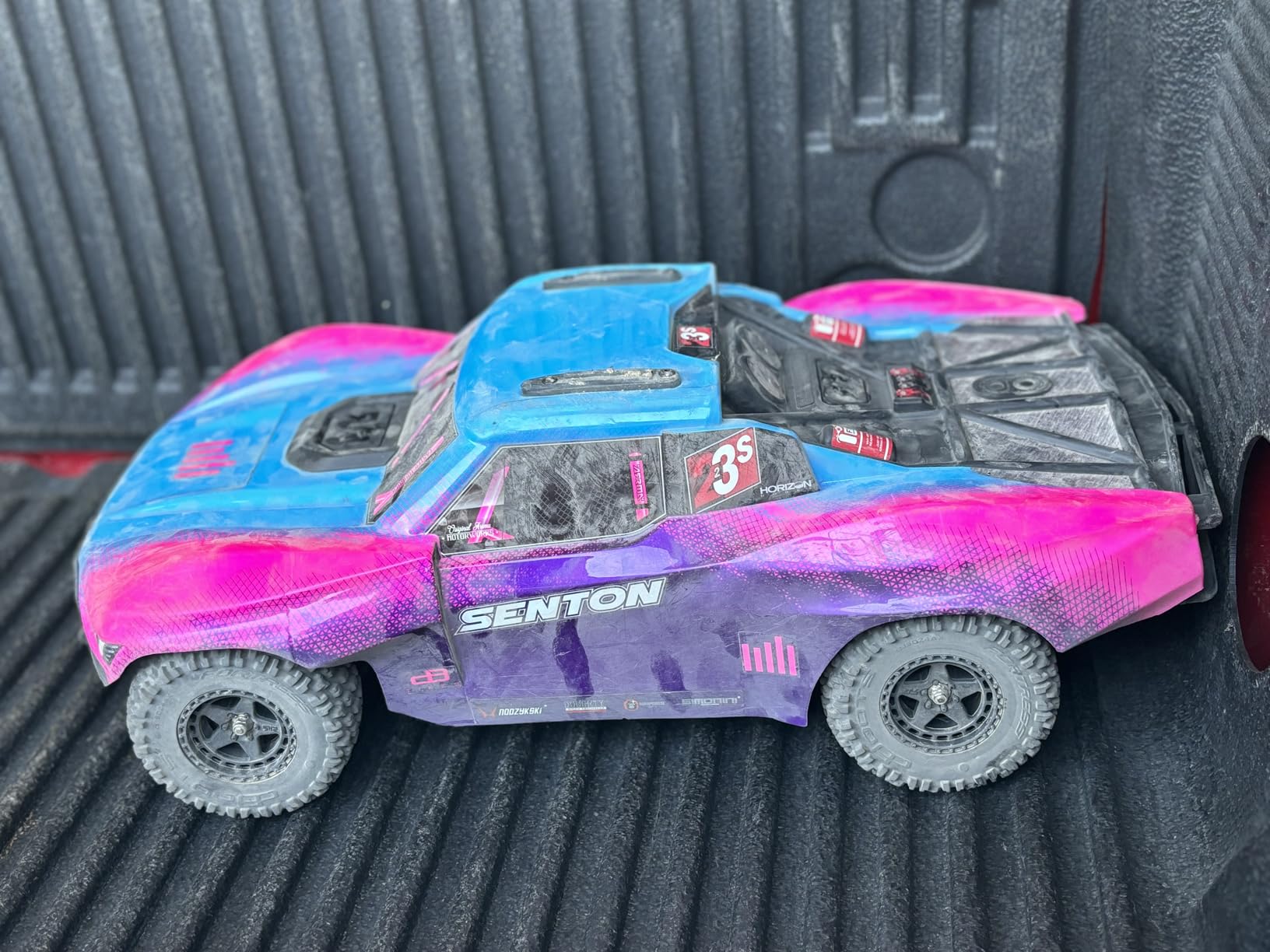 ARRMA 1/10 SENTON 4X4 223S BLX Brushless Short Course Truck RTR, Red, ARA4303V4T2 customer photo 2