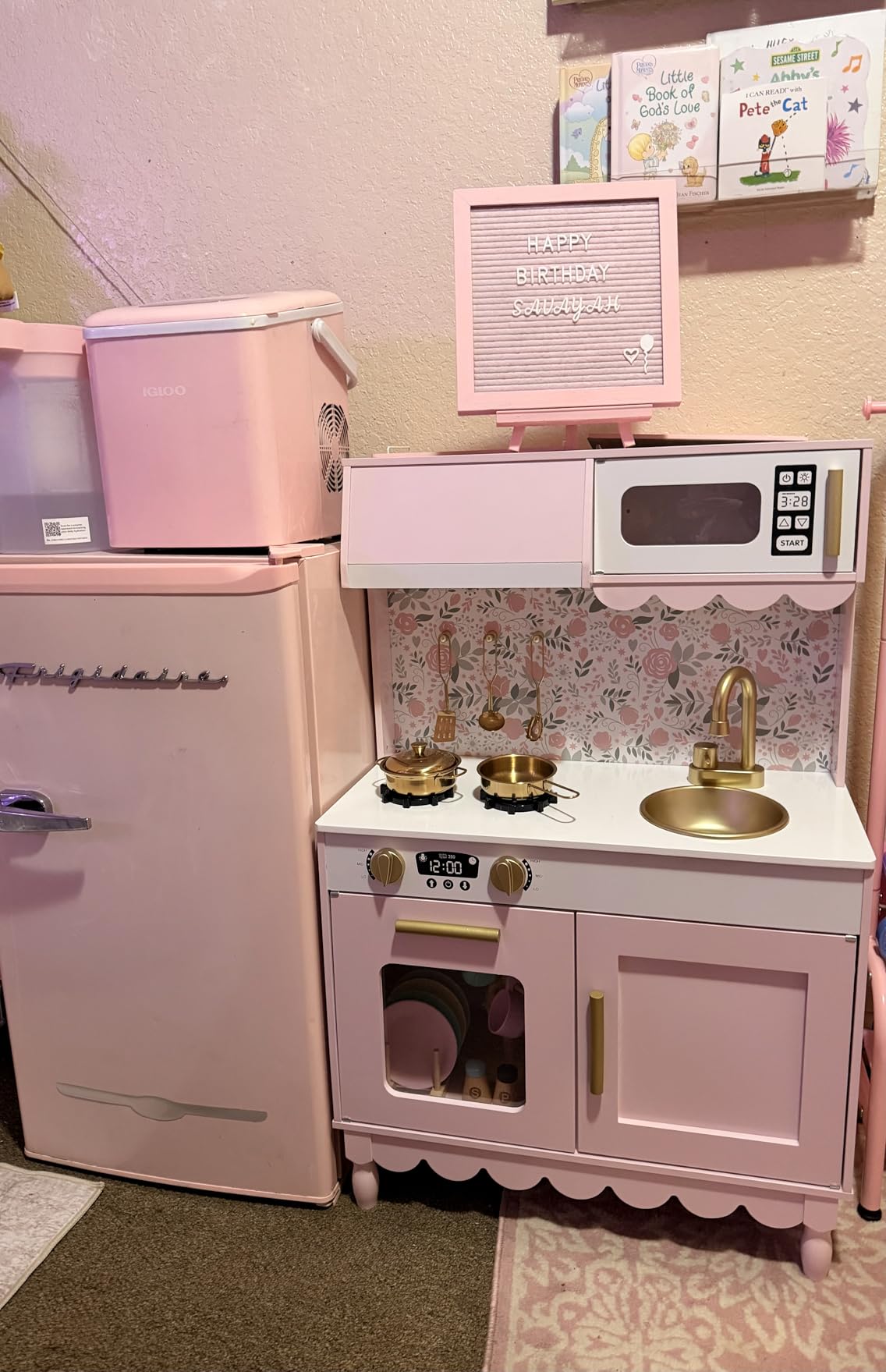 Best Choice Products Toddler Kitchen Playset, Wooden Cottage Kids Play Kitchen with 5 Accessories, Toy Storage, Scalloped Edge, and Pretend Play Microwave, Oven, Clicking Knobs - Cream customer photo 1