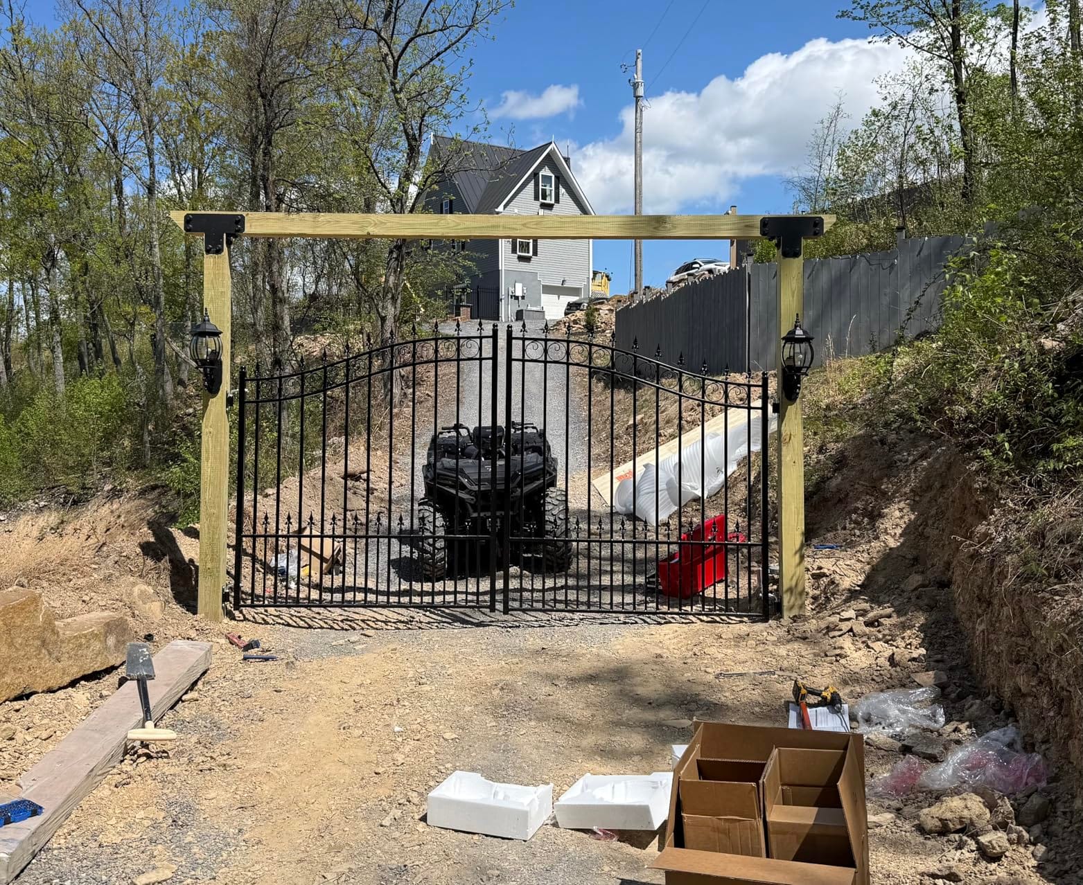 ZUMI Dual Swing Driveway Gates, 18x6 ft. Outdoor Steel Swing Gates for Driveway, Heavy-Duty Driveway Fence Gates for Home Security, Weatherproof Iron Security Gate Kit for Outdoor, Greerwich Style customer photo 1