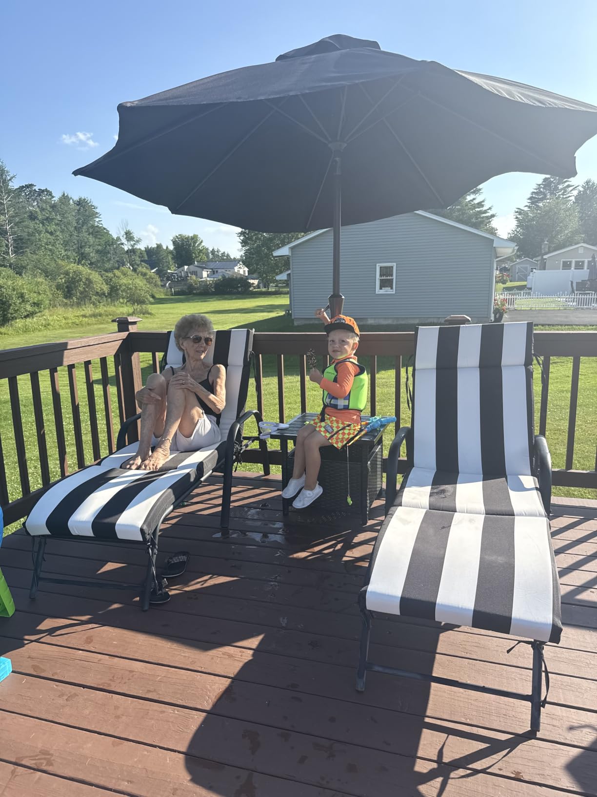 9 FT Patio Umbrella for Outdoor, Outdoor Table Umbrella with Push Button Tilt and Crank, Outdoor Patio Umbrellas with 8 Sturdy Ribs for Market, Garden, Pool (Navy) customer photo 1