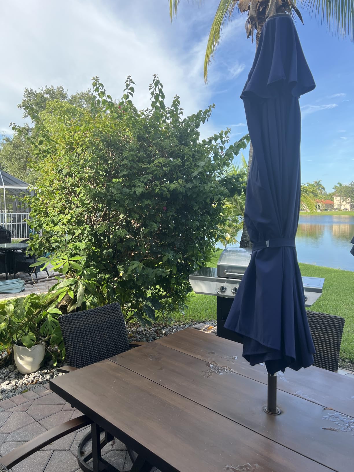 9 FT Patio Umbrella for Outdoor, Outdoor Table Umbrella with Push Button Tilt and Crank, Outdoor Patio Umbrellas with 8 Sturdy Ribs for Market, Garden, Pool (Navy) customer photo 2