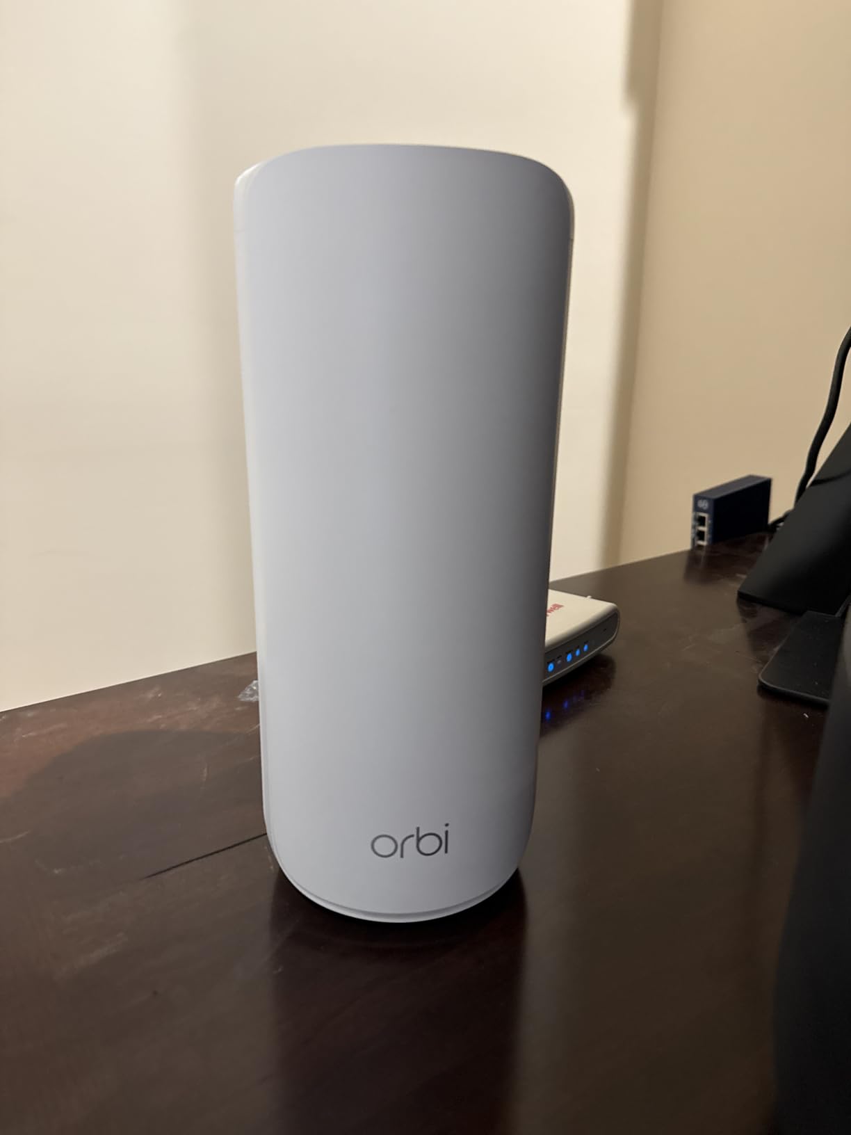 NETGEAR Orbi 870 Series Tri-Band WiFi 7 Mesh System (RBE873) - Router + 2 Satellite Extenders, Up to 21 Gbps, Covers Up to 9,000 Sq. Ft. customer photo 1
