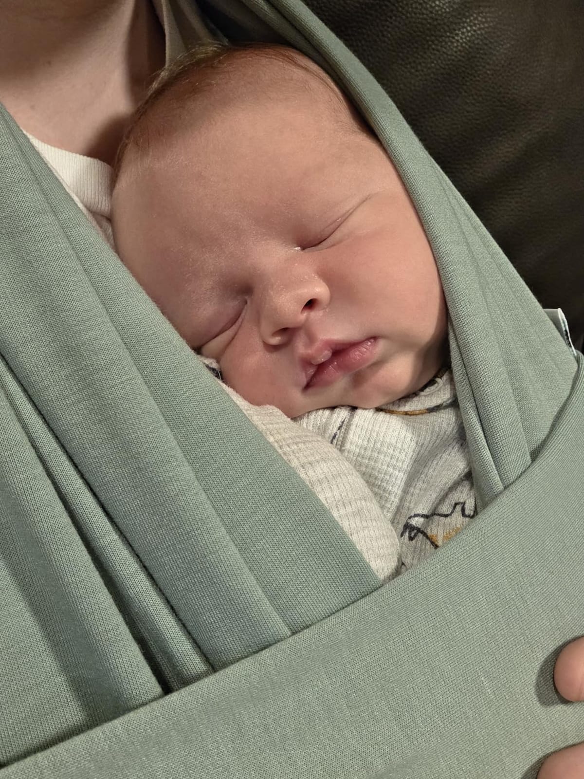 Sleepy Wrap Baby Carrier Wrap for Infants 7-35lbs, Lightweight, Dark Gray | Soft & Stretchy Baby Wrap Carrier for Newborns to Toddler, Hip-Healthy, Hands-Free Baby Wearing Wrap for Postpartum Support customer photo 2
