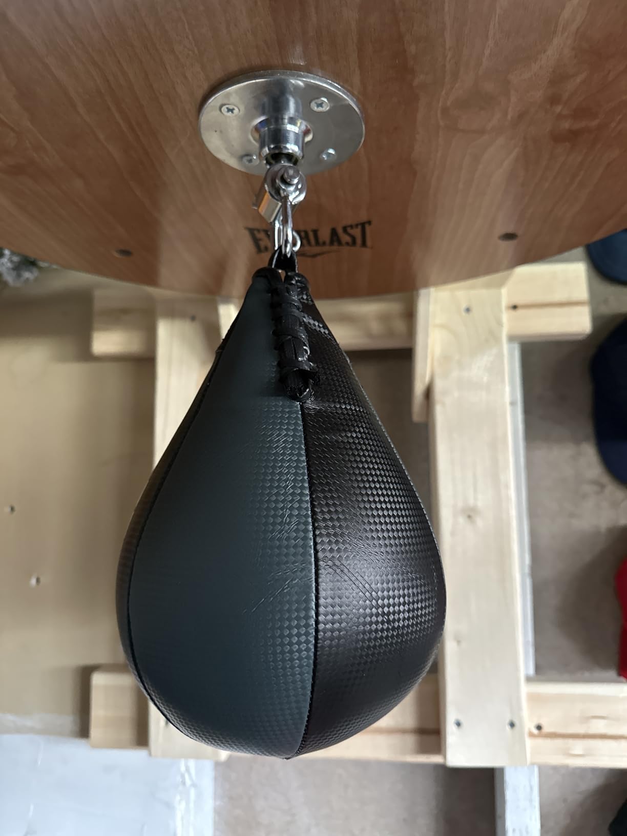 Boxing Speed Bag - PU Leather Speed Punching Ball for Boxing, MMA Training Speed Ball Reflex Ball Boxing Equipment customer photo 1