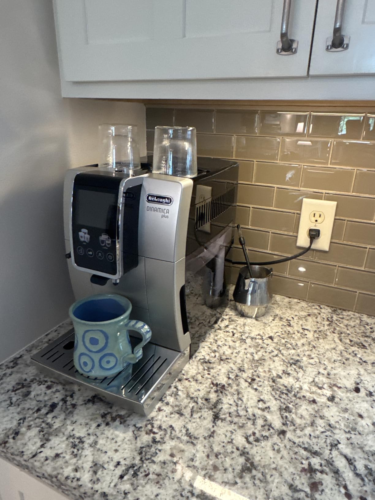 De'Longhi Dinamica Plus Fully Automatic Espresso Machine - Personalized Coffee for up to 4 User Profiles, 24+ Recipes, Built-in Grinder, Automatic Milk Steam Wand customer photo 1
