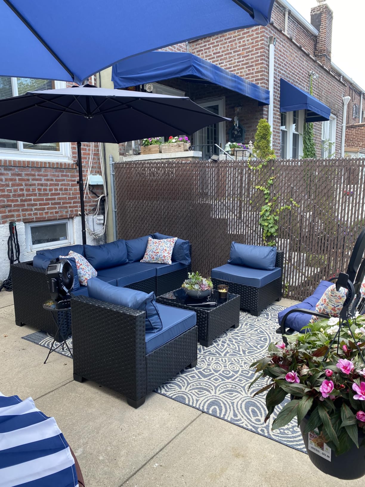 10ft Cantilever Patio Umbrella with Base Included, 30 MPH Wind-Resistant Offset Outdoor Hanging Umbrella with 45 Degree Infinite Tilt and Smooth Crank, 260gsm Solution-Dyed 8-Year Fade-Resistant Canopy for Backyard Pool Deck, Beige customer photo 1