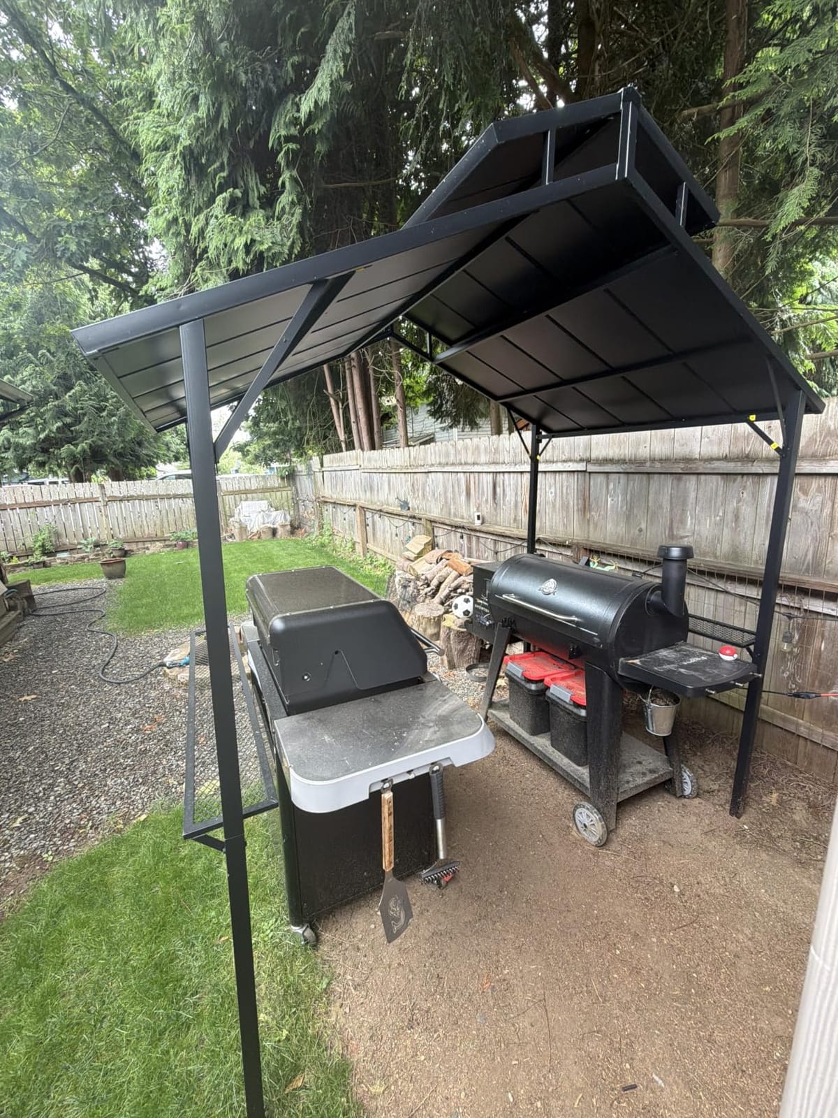 Outsunny 8' x 5' Hardtop Grill Gazebo Double Metal Roof, 2 Side Shelves | BBQ Gazebo, 10 Hooks, Grill Canopy, Patio Backyard Lawn Deck customer photo 1