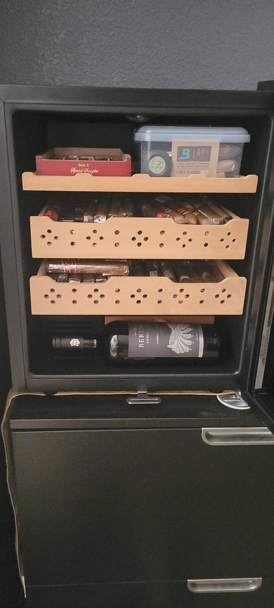 Electric Cigar Humidor, 50L 300 Counts Large Capacity, Thermostatic Cooling Humidor Cabinet with Spanish Cedar Wood Shelves, Digital LED Screen, Safety Lock customer photo 2
