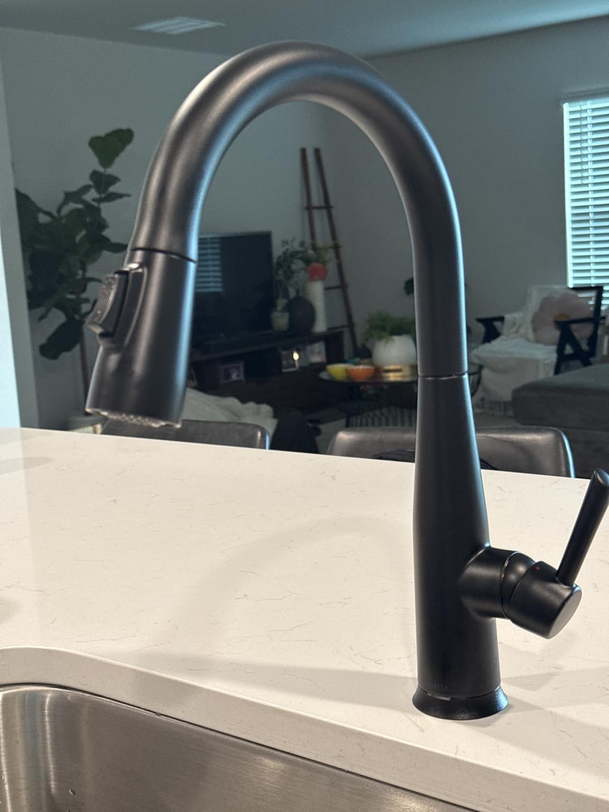 Delta Essa Touchless Kitchen Faucet with Touch Technology, Brushed Nickel Kitchen Sink Faucet with Pull Down Sprayer, Single Hole, Arctic Stainless 9113TL-AR-DST customer photo 1