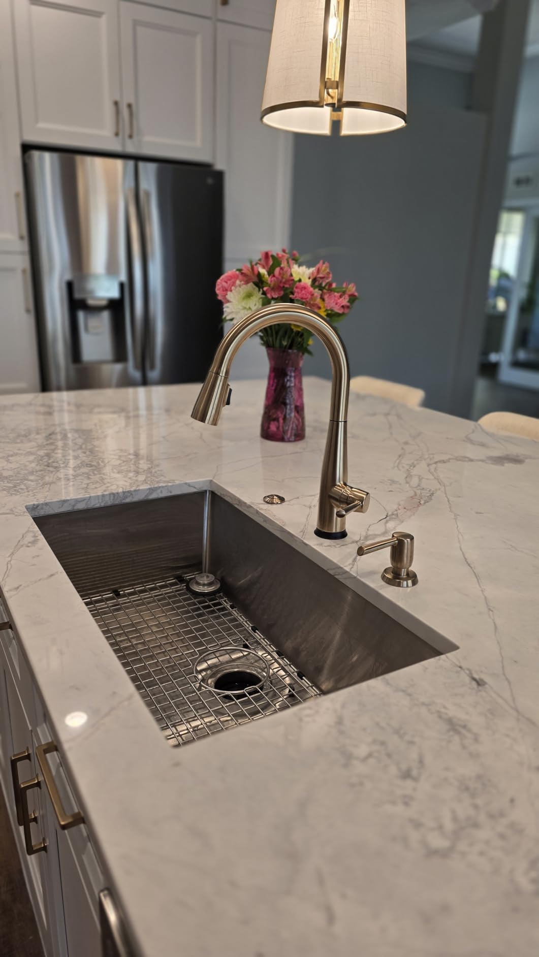 Delta Essa Touchless Kitchen Faucet with Touch Technology, Brushed Nickel Kitchen Sink Faucet with Pull Down Sprayer, Single Hole, Arctic Stainless 9113TL-AR-DST customer photo 2