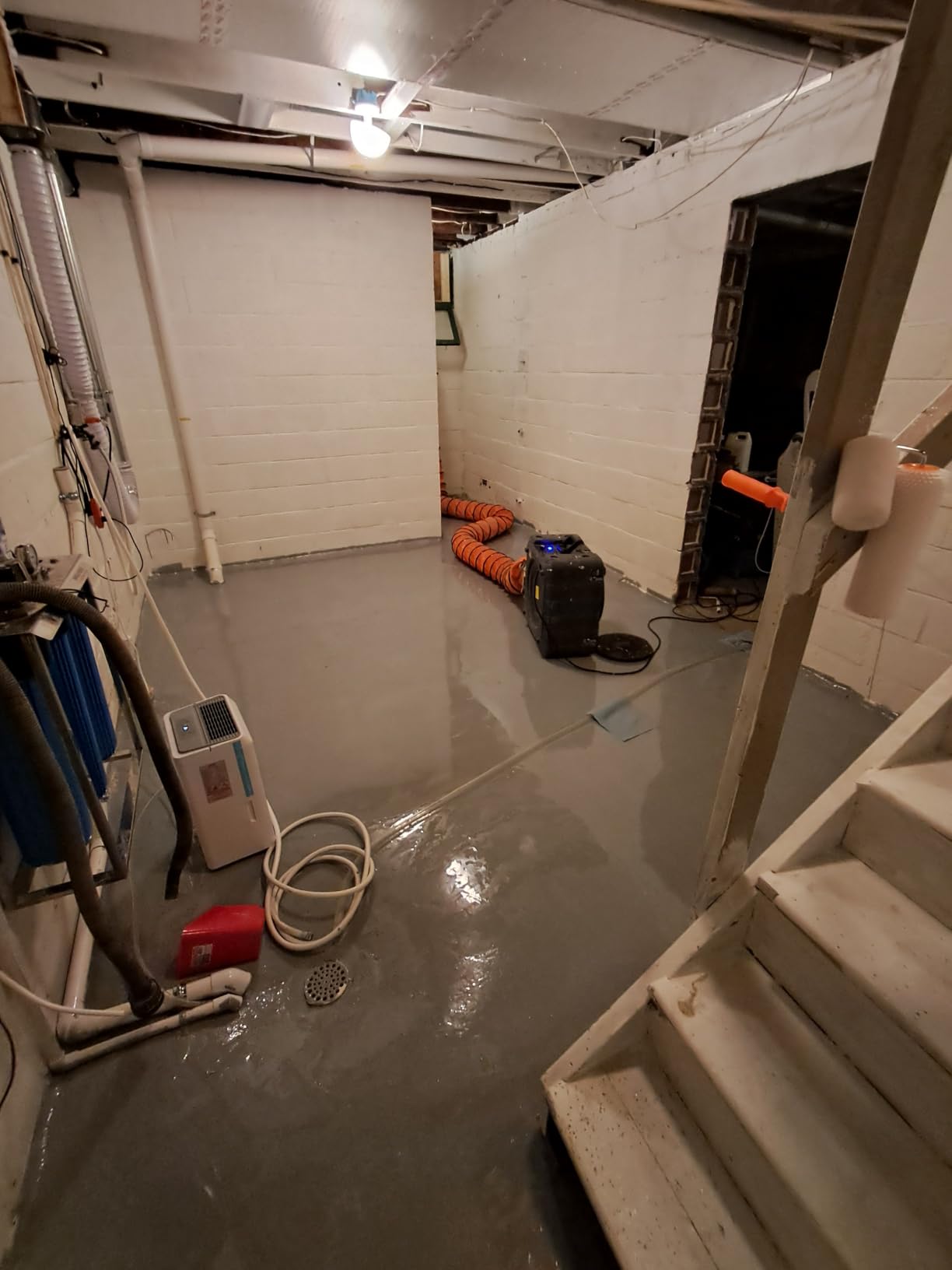 Epoxy Resin Coating 3 Gallon Kit - Clear- Standard Cure Speed - for Floors, Counter Tops, Garages & More -100% Solids -2 Components - Self Leveling, Chemical Resistant, Solvent-Free customer photo 1