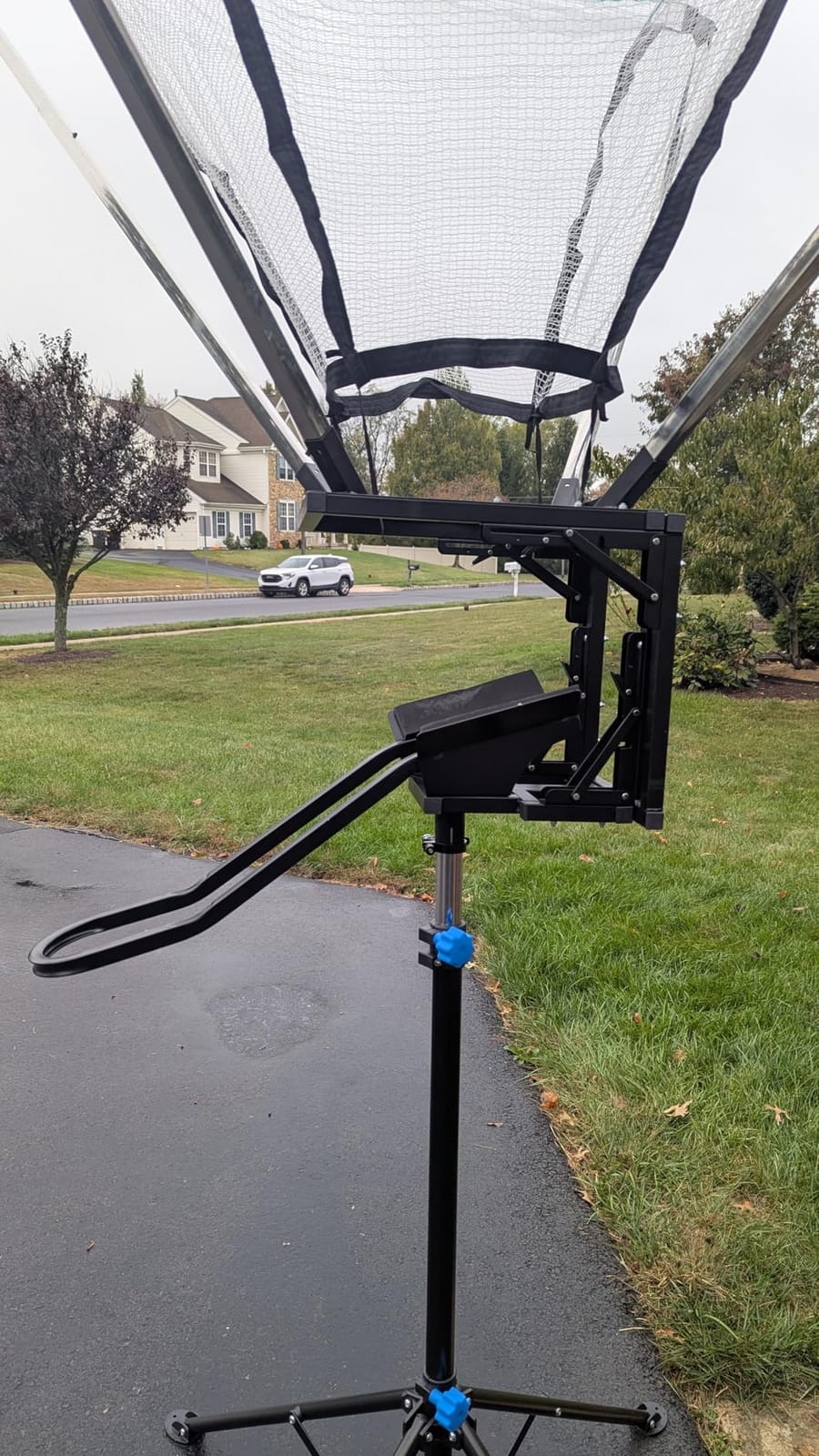 Basketball Rebounder with Rotating Track，Basketball Shot Trainer Rebounder with Net Return Systemfor Efficient Training, Suitable for Indoor & Outdoor Use, Easy Assembly & Convenient Storage customer photo 1