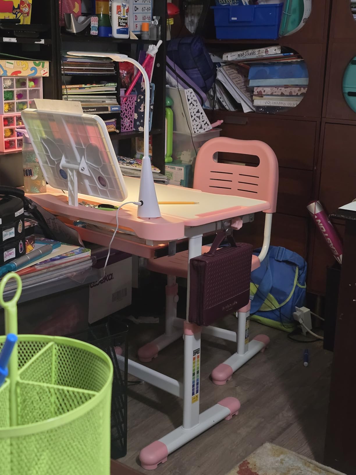 VEVOR Kids Study Chair and Desk Set, Study Desk and Chair for Kids with Table Lamp, Adjustable Height & 0-40° Tilted Desktop, Children Table for Bedroom, Blue customer photo 2