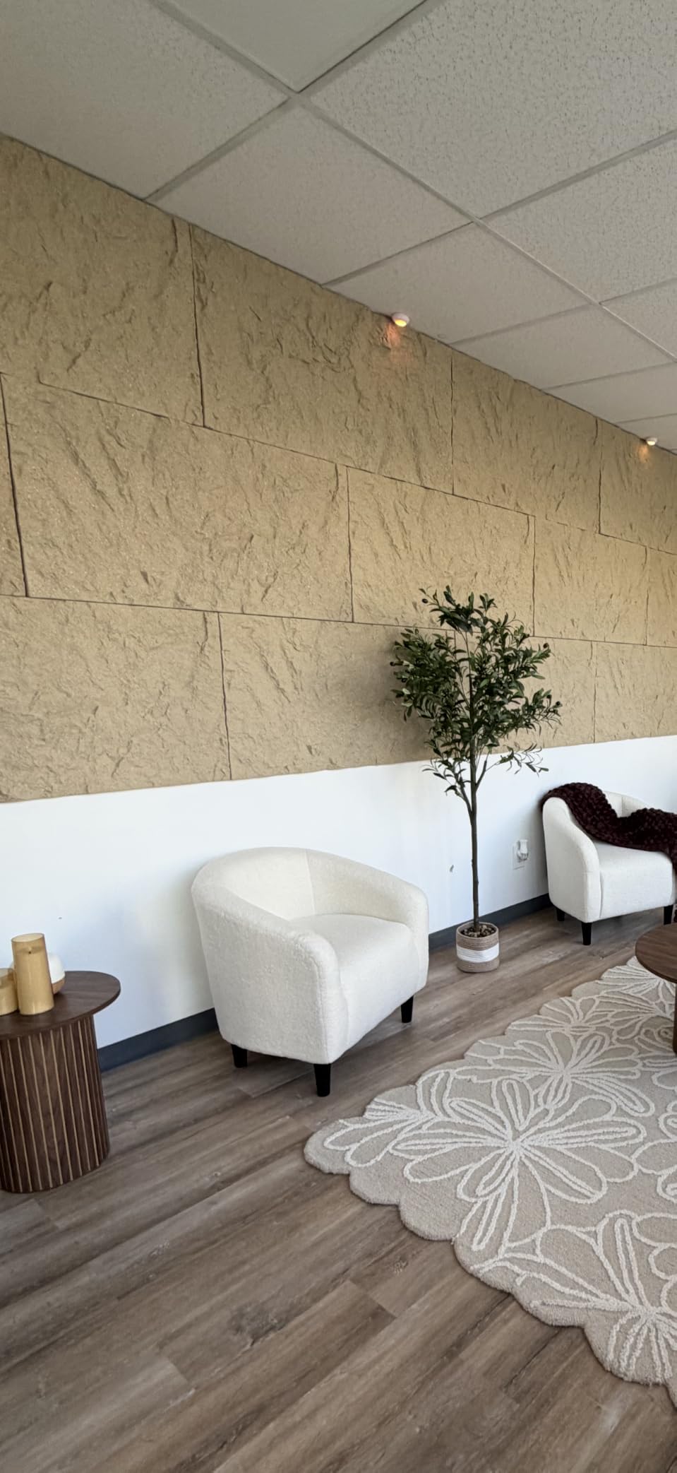 KASARO 3D Faux Stone PU Wall Panels, 4 Pack Cement Texture White | Thicker PU wainscoting panels with realistic stone texture for accent walls, home & office decor, easy install, 43.3