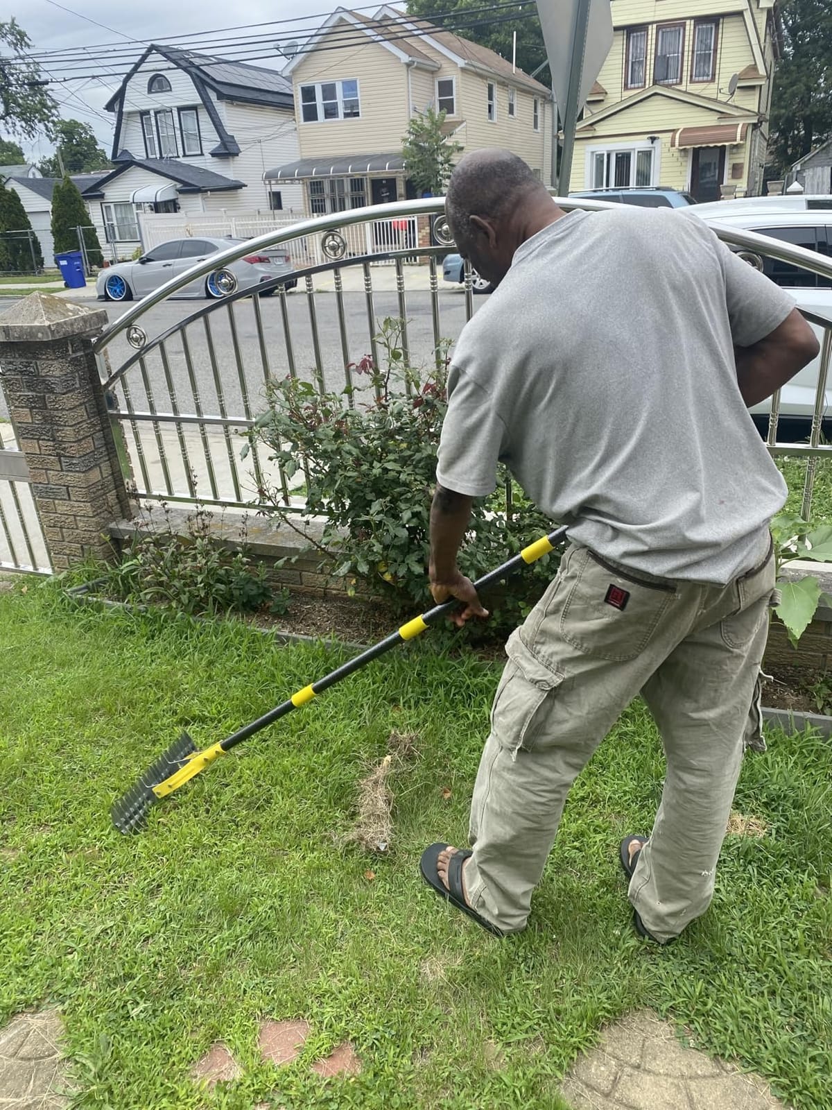 Heavy Duty Thatch Rake for Lawns - 15-Inch Dual-Action Dethatcher Thatching Rake customer photo 1