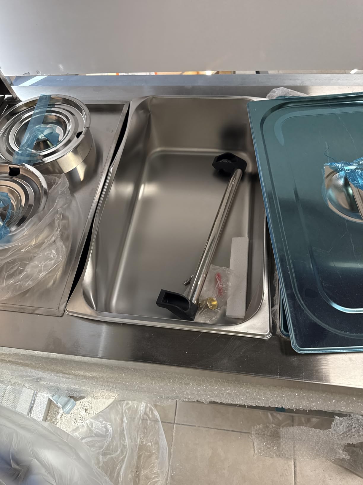 VEVOR Commercial Food Warmer, 5 Pans + 2 Pots Electric Steam Table, 1800W Professional Buffet Catering Food Warmer with Shield Undershelf Wheels, Stainless Steel Server customer photo 2