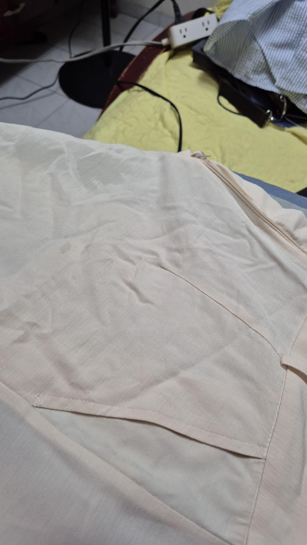 Rowenta Focus Excellence Stainless Steel Soleplate Steam Iron, Retractable Cord, 400+ Microsteam Holes, Powerful steam, LED Display, 1750 W Ironing Clothes, Cordreel, Red DW5433 customer photo 1