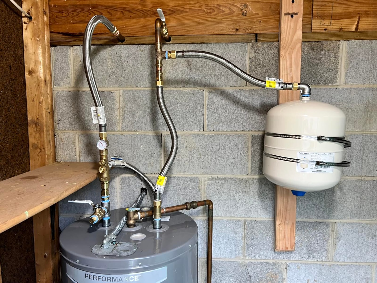 EFIELD Water Heater Expansion Tank, 4.5 Gallon, 3/4 in MNPT Connection customer photo 2