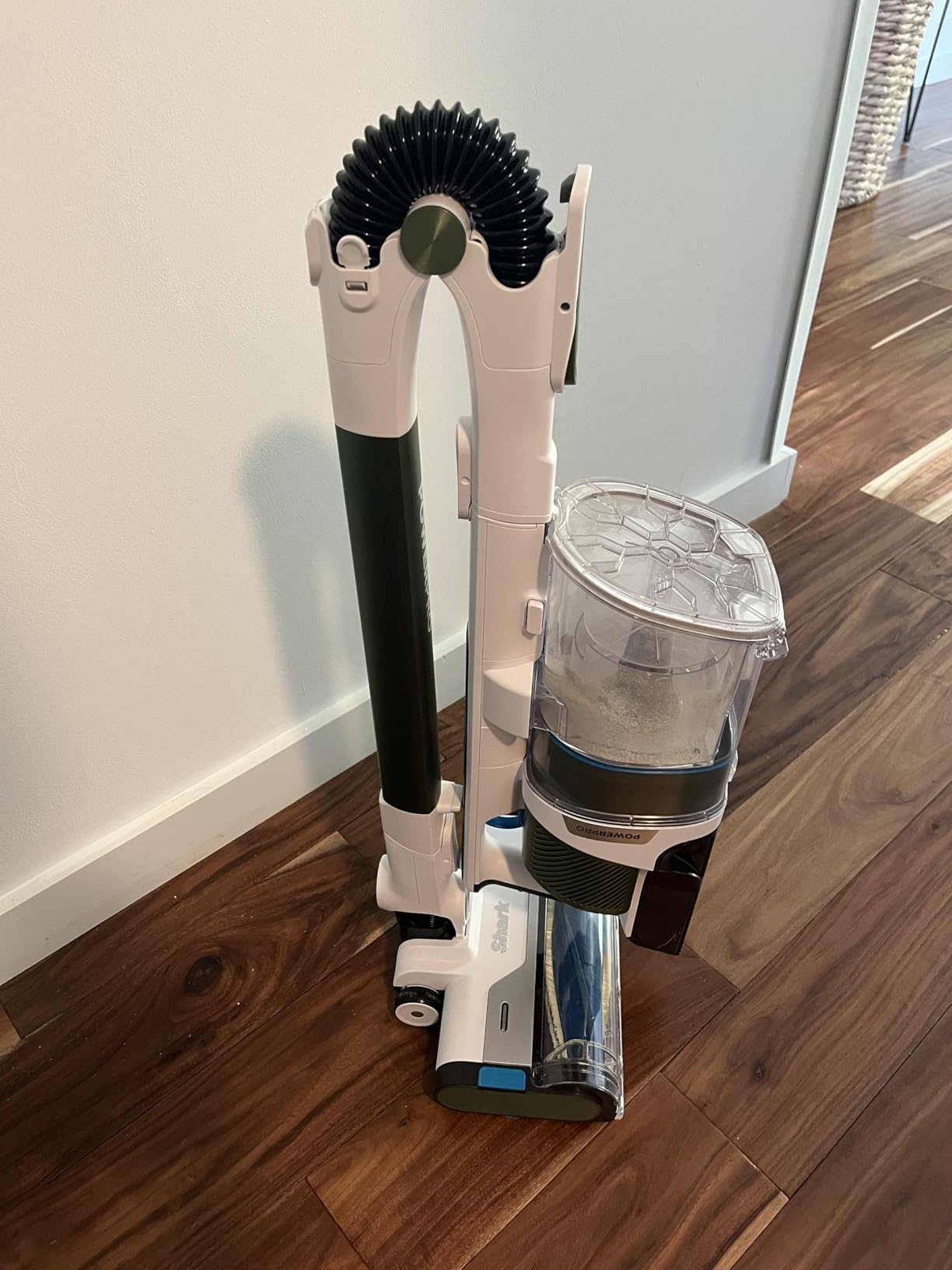 Shark PowerPro Flex Pet Plus Cordless Vacuum, Olive, IZ387H | FloorDetect Technology, MultiFLEX Wand, HEPA Filter, Carpets & Hard Floors, up to 50 Min Runtime, Powerful Pet Hair Pickup customer photo 2