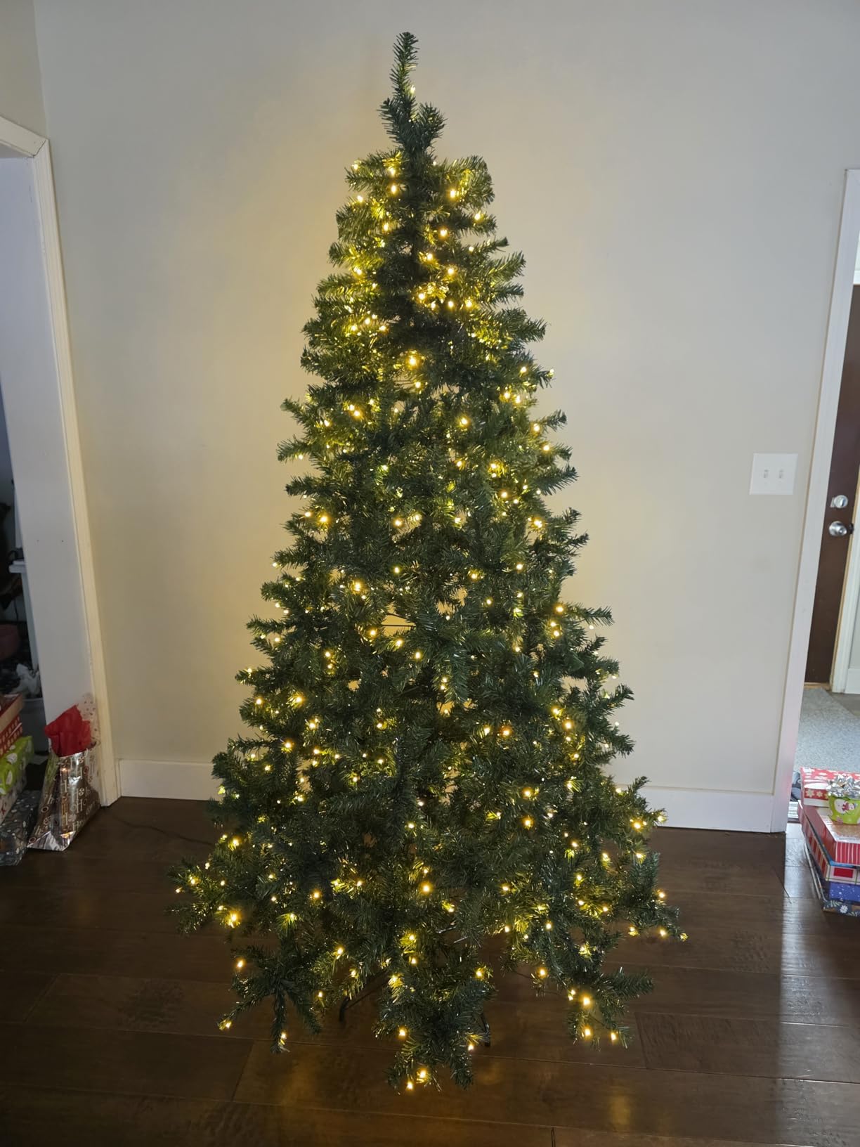 YITAHOME Prelit Snow Flocked Christmas Tree 7.5ft with Remote | Hinged Pine Christmas Tree w/ 550 Warm White/Multicolor Changing Lights, 1278 Tips and Foldable Base for Home, Party Decor customer photo 2