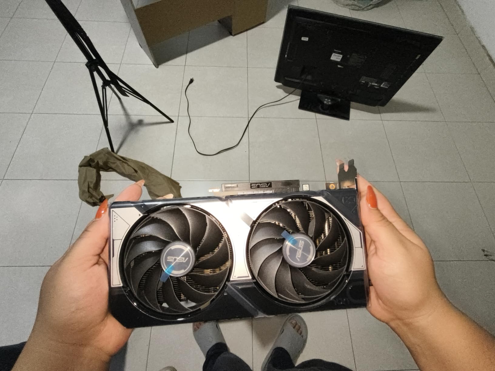 ASUS Dual NVIDIA GeForce RTX 5060 Ti 16GB GDDR7 OC Edition Graphics Card, (PCIe 5.0, DLSS 4, HDMI 2.1b, DisplayPort 2.1b, 2.5-Slot, Axial-tech Fan, 0dB Technology), 3 Year Warranty customer photo 1
