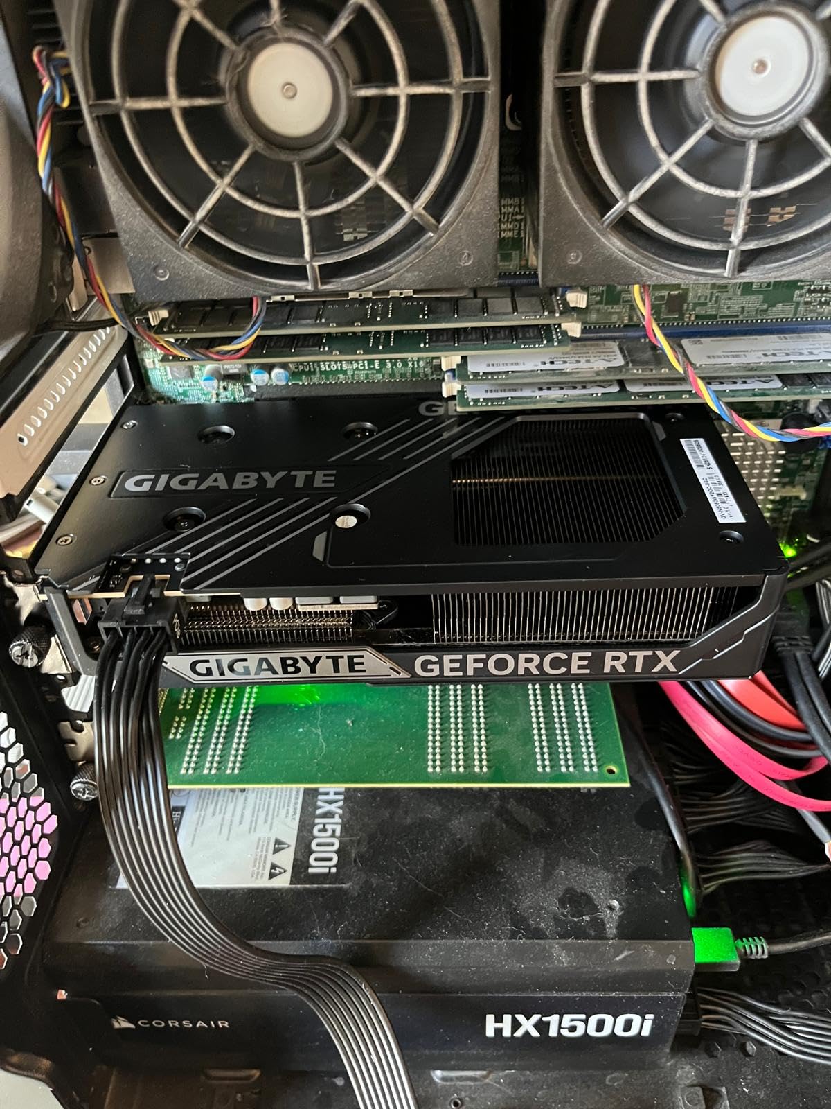 GIGABYTE GeForce RTX 5060 WINDFORCE OC 8G Graphics Card, Cooling System, 8GB 128-bit GDDR7, PCIe 5.0, DisplayPort & HDMI, GV-N5060WF2OC-8GD Video Card customer photo 2