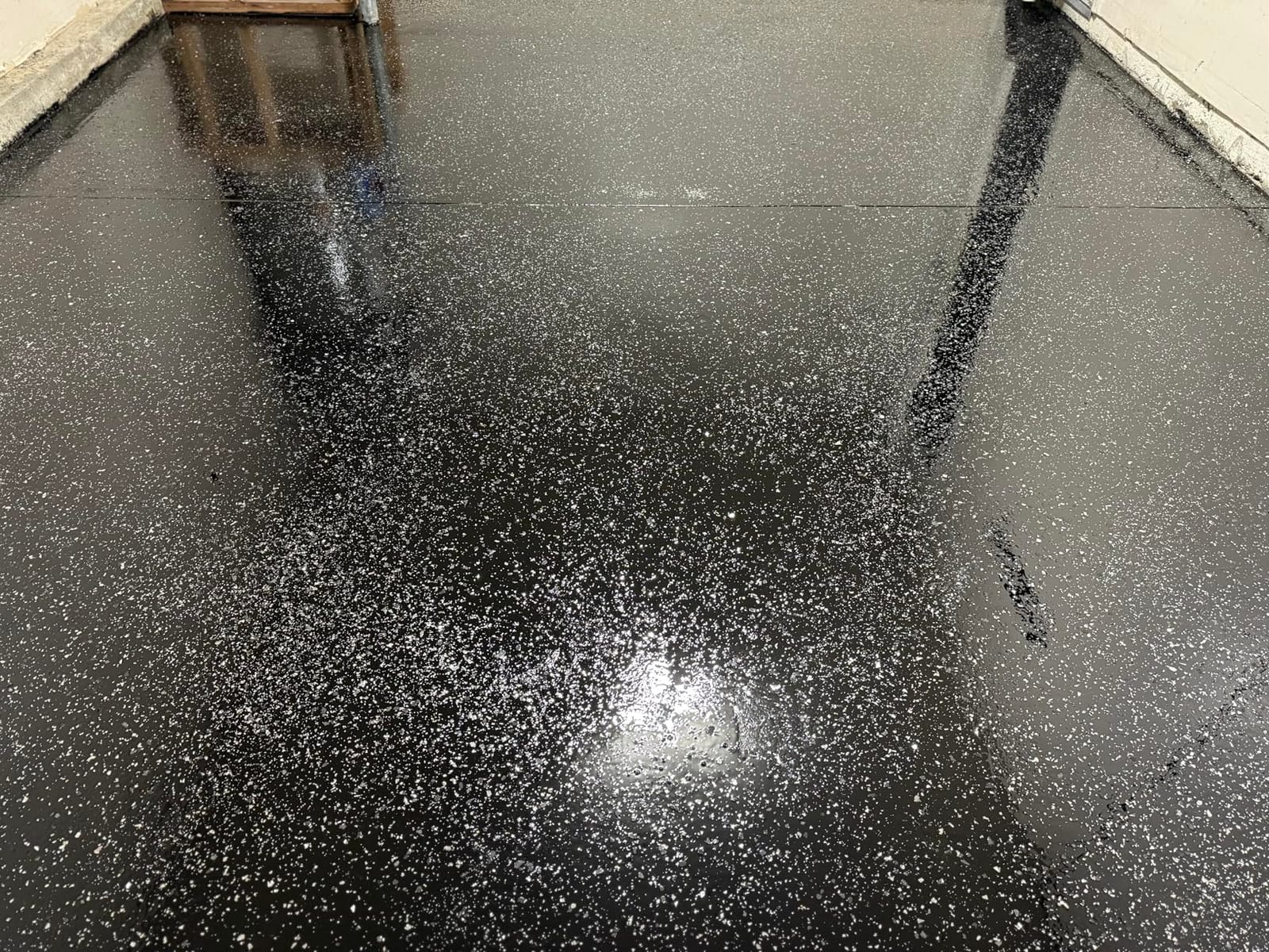 Gorilla Epoxy Garage Floor Coating Kit, 7 pc, 1-Car, 275 sq. ft. Coverage, High Gloss Gray customer photo 1