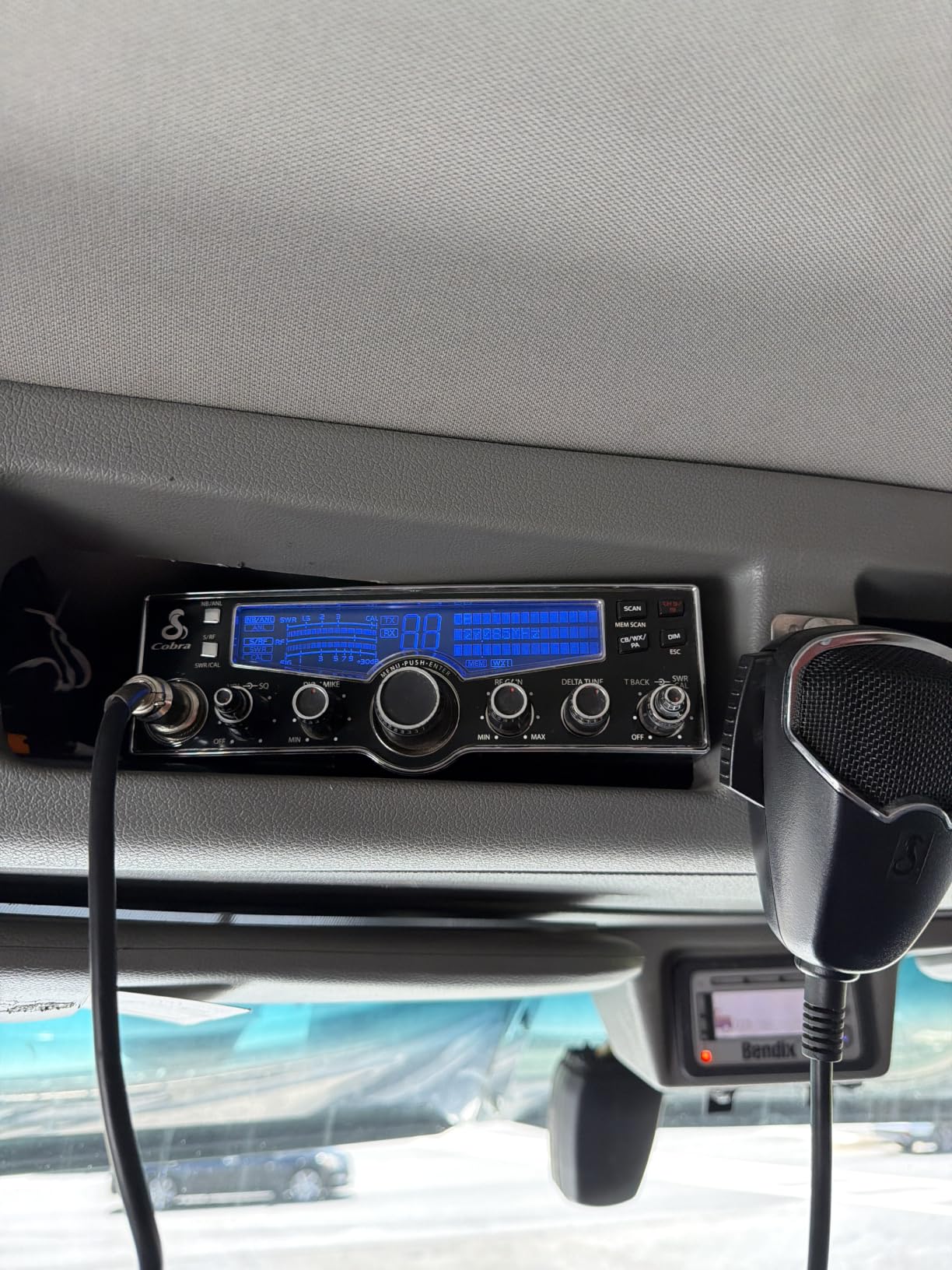 Cobra 29LX AM/FM Professional CB Radio, Emergency Radio, Travel Essentials, NOAA Weather Channels and Emergency Alert System, Selectable 4-Color LCD, Auto-Scan, Black customer photo 1