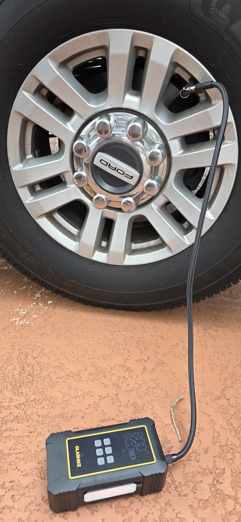 OlarHike Powerful 12000mAh Heavy Duty Tire Inflator Portable Air Compressor, 7X Faster, 150PSI Dual Power 12V&Cordless Air Pump for Car Tires, Pickup Trucks, Jeeps, SUVs & RVs. Digital Pressure Gauge customer photo 1