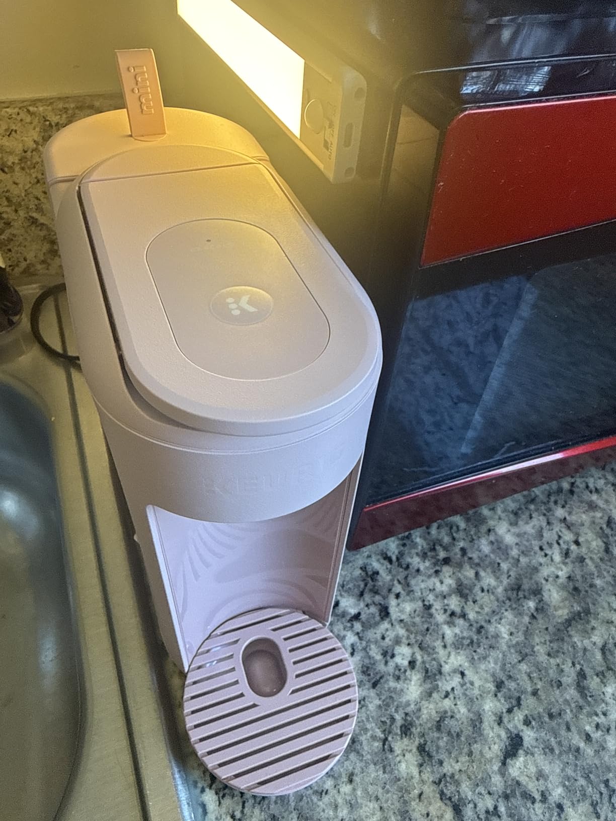 Keurig K-Mini Mate Single Serve K-Cup Pod Coffee Maker, Brews Up to 12 oz Cup, Compact Portable Coffee Machine for Small Spaces, Great for Dorms & Offices, Black customer photo 1