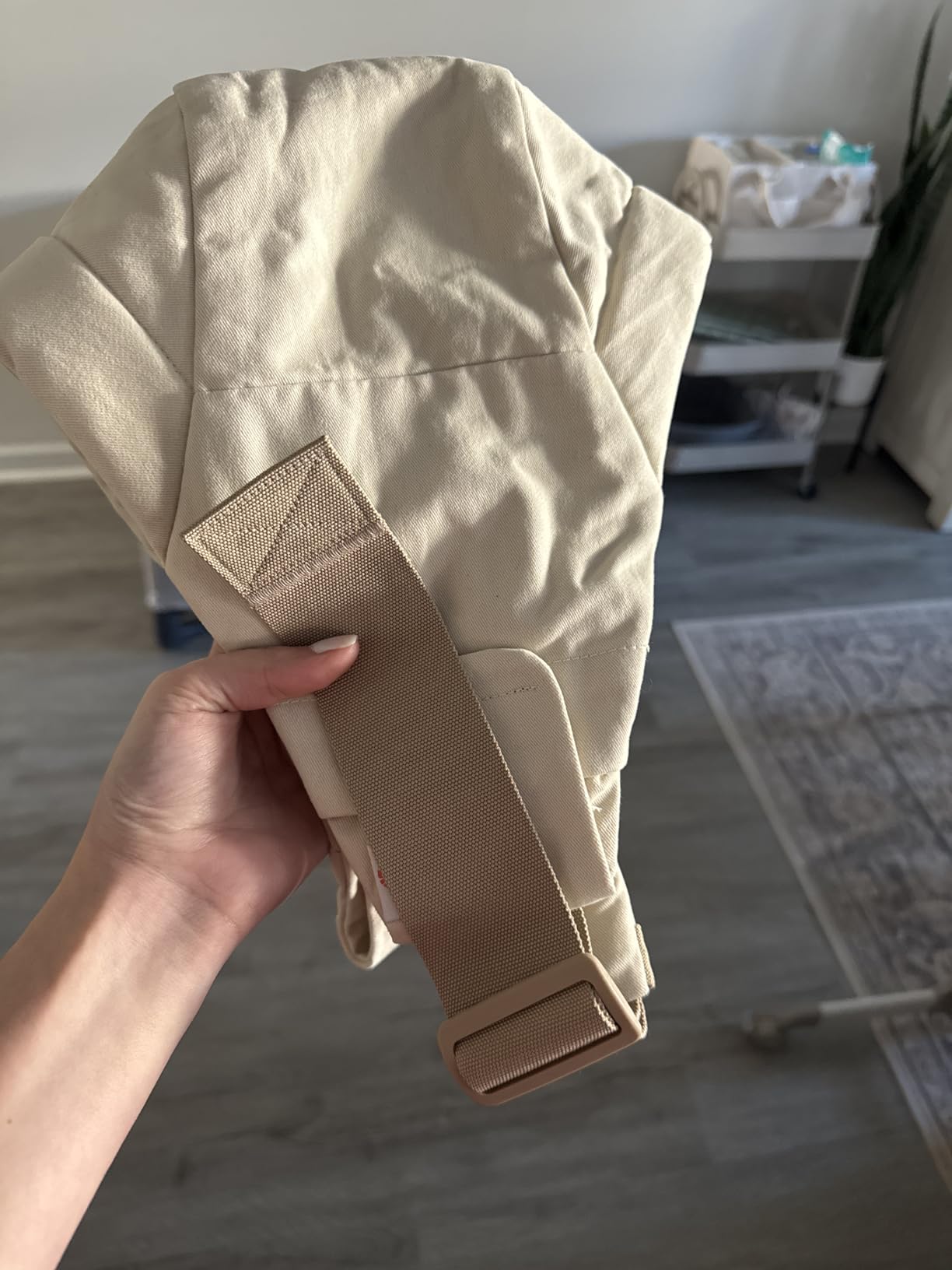 Ergobaby Upsie Sling Baby Carrier for Babies and Toddlers 6-48 Months | 2-Position Ergonomic Baby Carrier with Front Storage Pocket, Hip-Healthy Positioning, Fits 17-45 lbs, Natural Beige customer photo 1