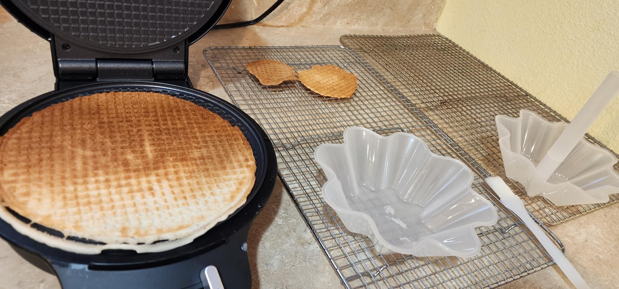 Baker's Friend Waffle Cone Maker Machine with Browning Control, 7.5