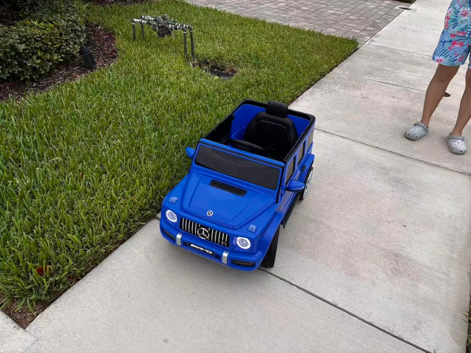 ELEMARA Licensed Mercedes-Benz AMG G63 Ride on Toys, Electric Car for Kids W/Parents Control, Electric Powered G Wagon Ride On Truck Toy, Bluetooth, LED Lights, White customer photo 2