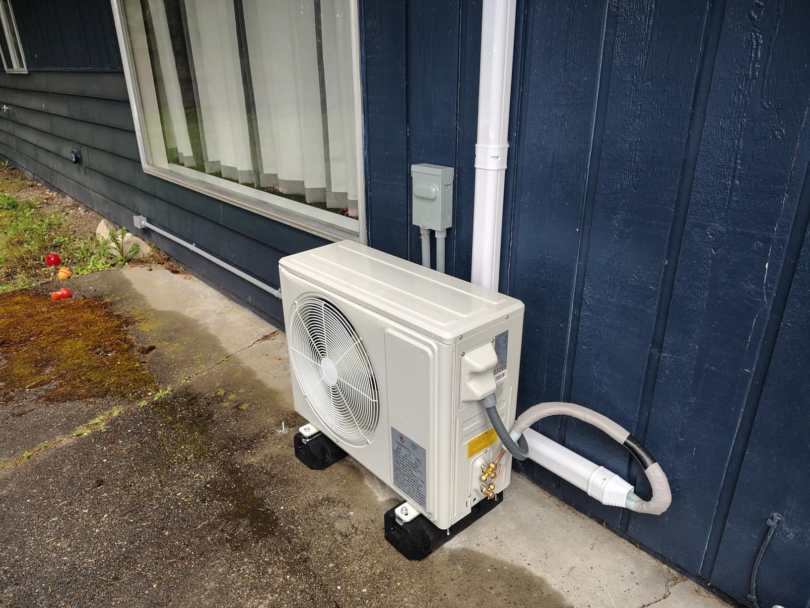 12000 BTU Mini Split Air Conditioner & Heat Pump, 110V/120V Wall Mount Ductless Inverter AC/Heating System - 19 SEER2, Ultra Quiet customer photo 1