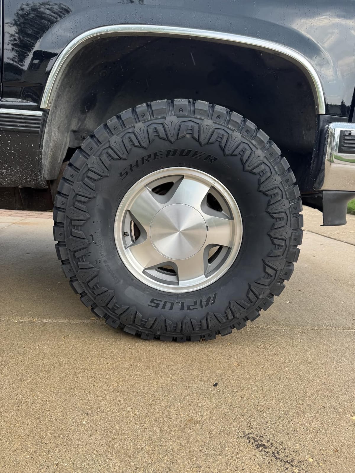 Aplus Shredder M/T Mud Terrain LT31/10.50R15 109Q C Light Truck Tire | Light Trucks & SUVs, Off-Road Traction, Hybrid Terrain Design, Reduced Road Noise, Open Shoulder Notches customer photo 1