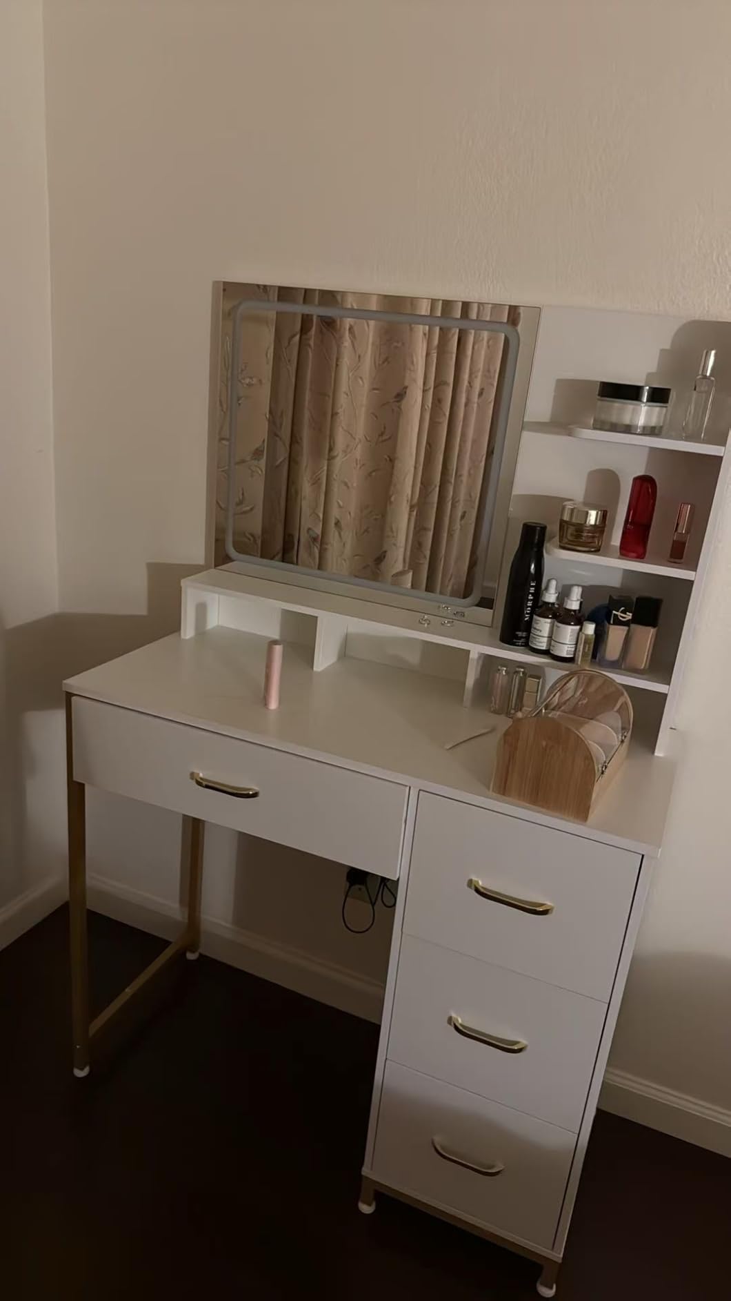 COMHOMA Vanity Desk with Mirror and Lights, Makeup Vanity Table with 4 Drawers & Storage Shelves, Large HD Mirror, 3 Color Modes & Adjustable Brightness, Modern Dressing Table for Bedroom, Pearl White customer photo 2