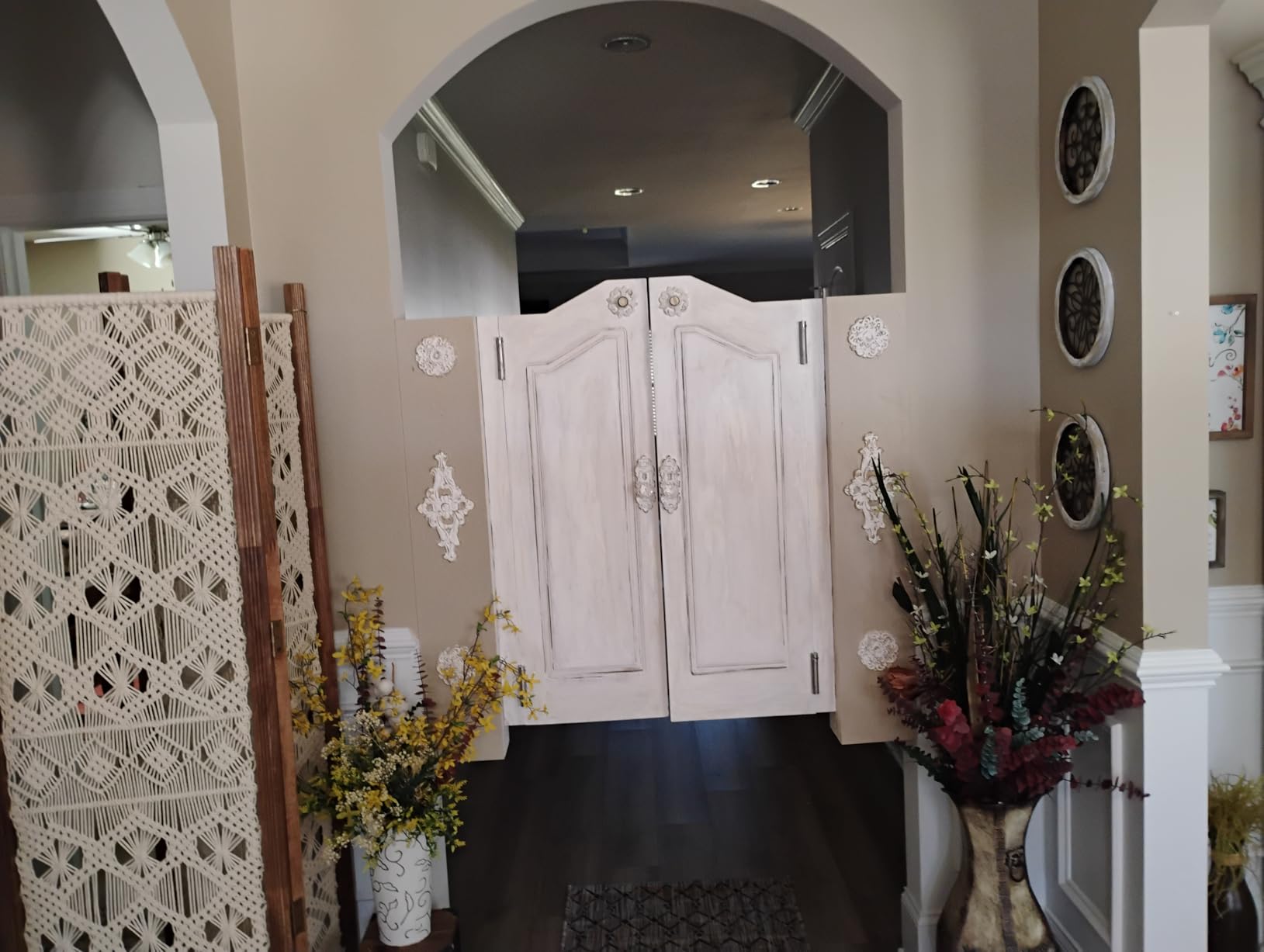 Partition Half Door, Pine Wood Swinging Saloon Cafe Interior Dutch Door Bidirectional Opening for Gardens, Pantries, Home Offices, Small Restaurants 35.43 x 35.43 Inch customer photo 1