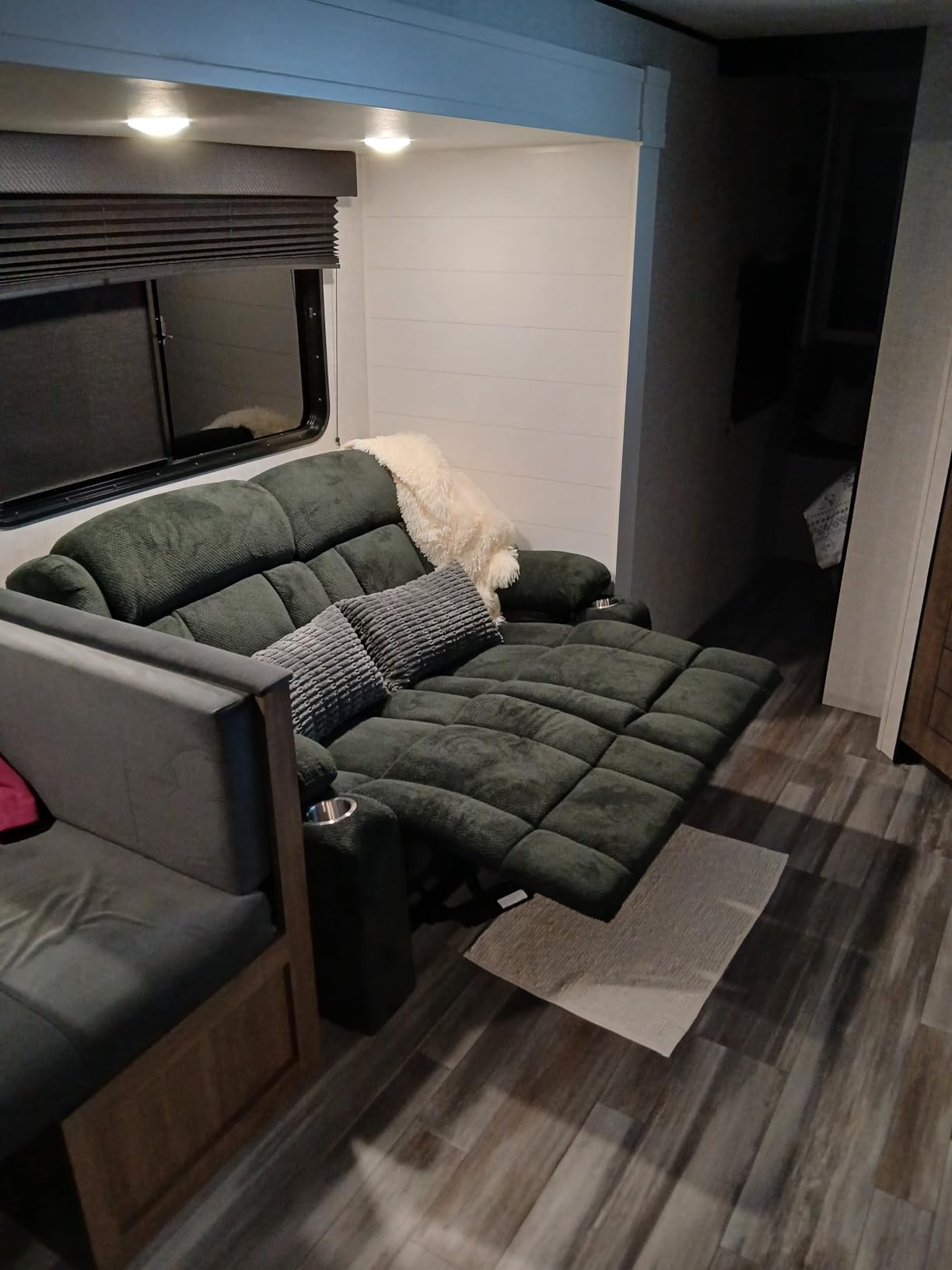 RV Recliner Chair, Oversized Reclining Loveseat Home Theater Seating with Cup Holders, Insert Pockets, Wall Hugger RV Recliners for Movie Room, Recline Movie Seats Gaming Sofa, Black customer photo 1