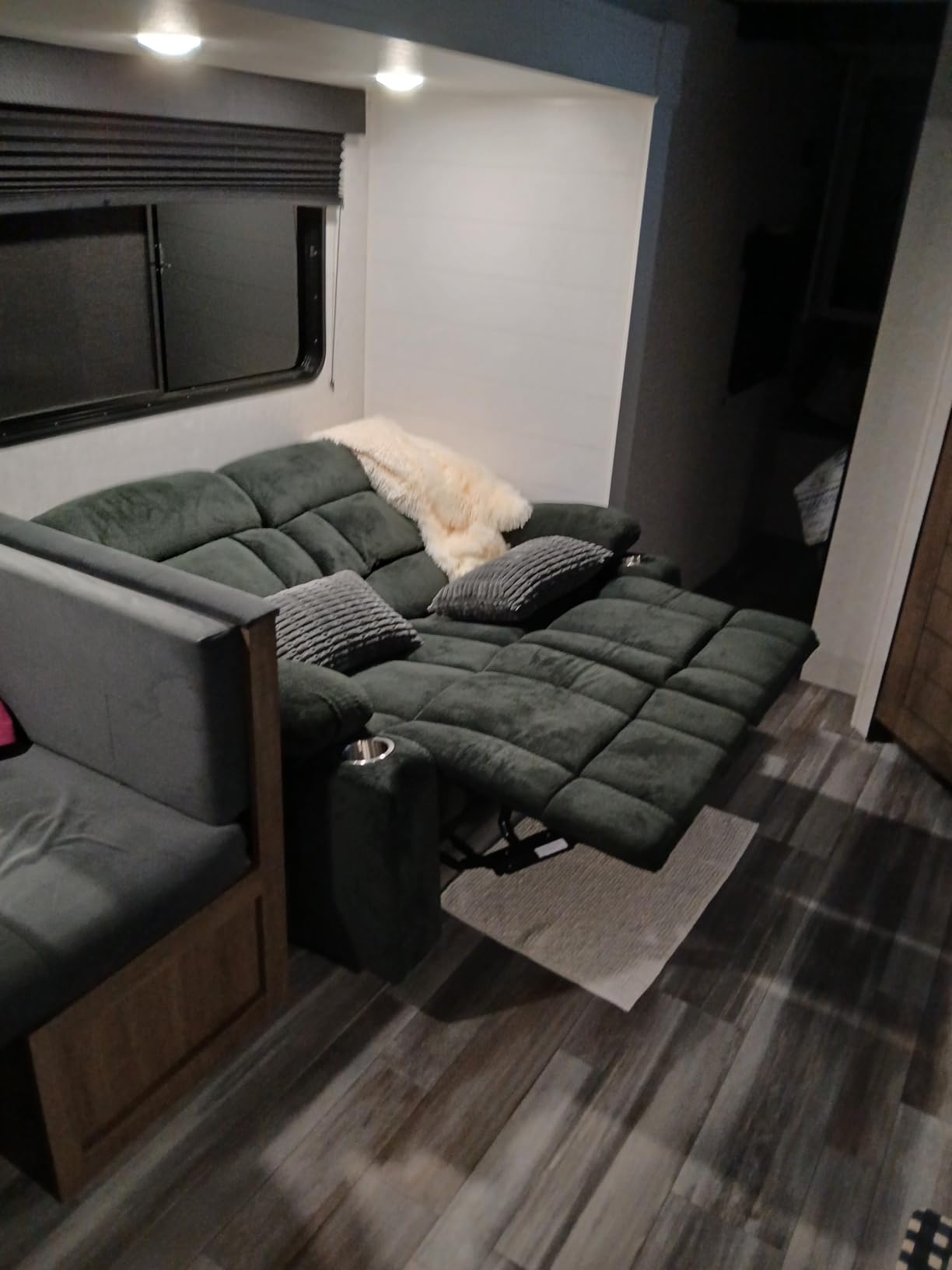 RV Recliner Chair, Oversized Reclining Loveseat Home Theater Seating with Cup Holders, Insert Pockets, Wall Hugger RV Recliners for Movie Room, Recline Movie Seats Gaming Sofa, Black customer photo 2