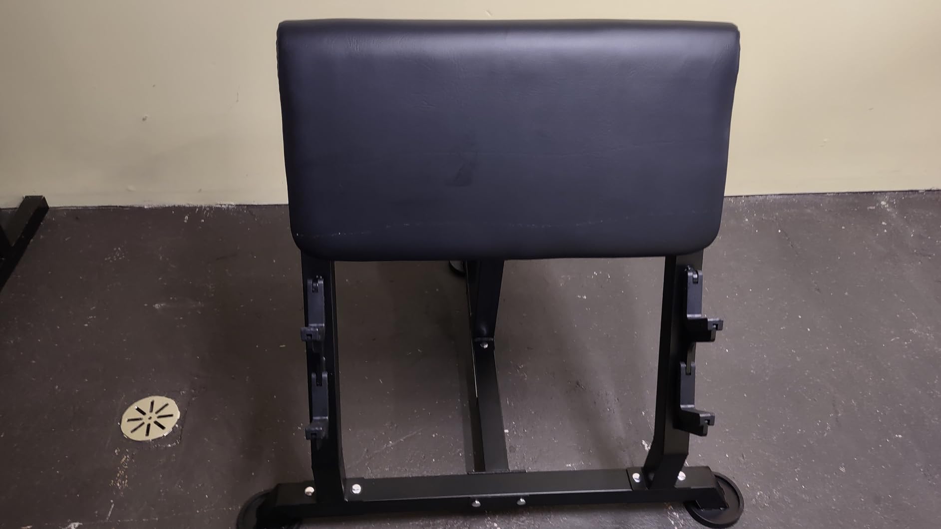 JELENS Preacher Curl Bench, Bicep Strength Training Bench for Barbell and Dumbbell, Seated Preacher Curl Machine for Arm Workout, Adjustable Weight Bench with 2 Bar Holders customer photo 2