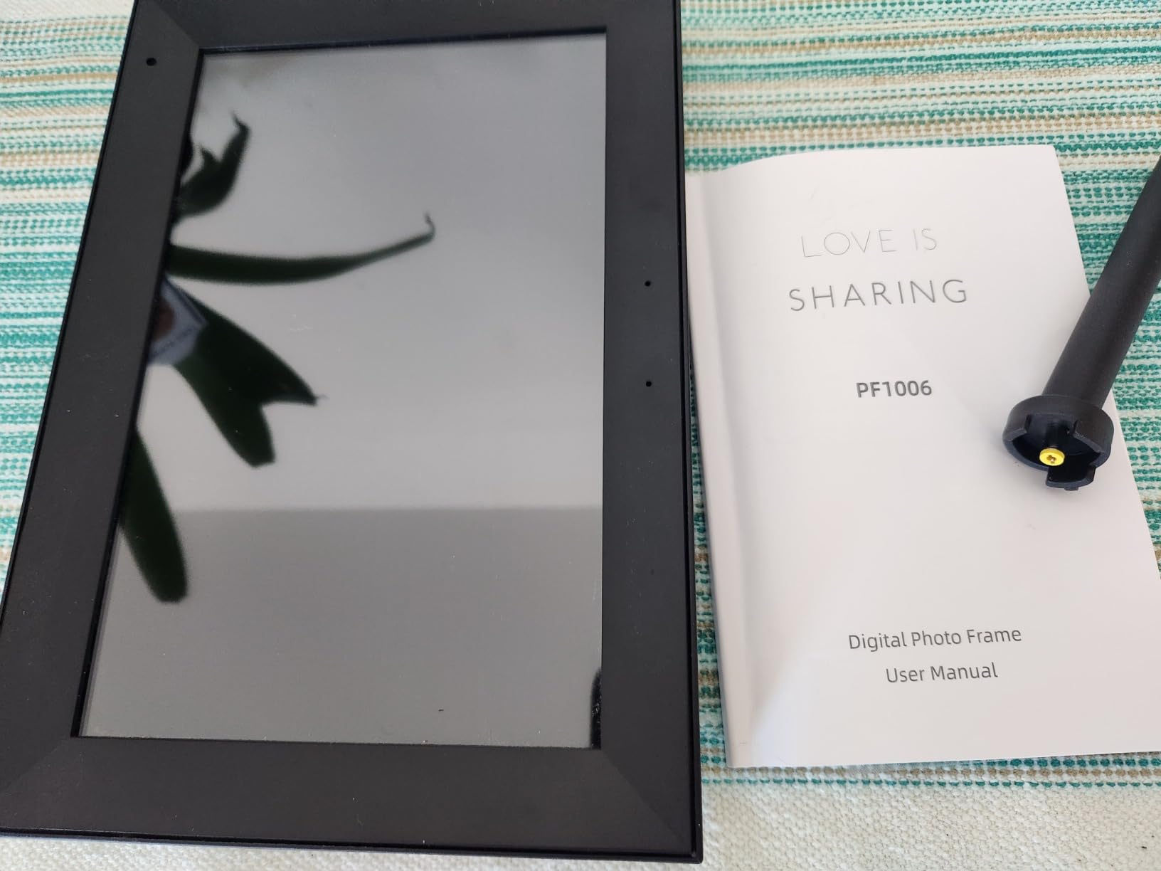 Digital Picture Frame 10.1 Inch Digital Photo Frame 32GB Storage, WiFi Picture Frame with 1280x800 IPS Touch Screen, Auto-Rotate Photo Frame Share Your Photos and Videos via AiMOR App, Black customer photo 1