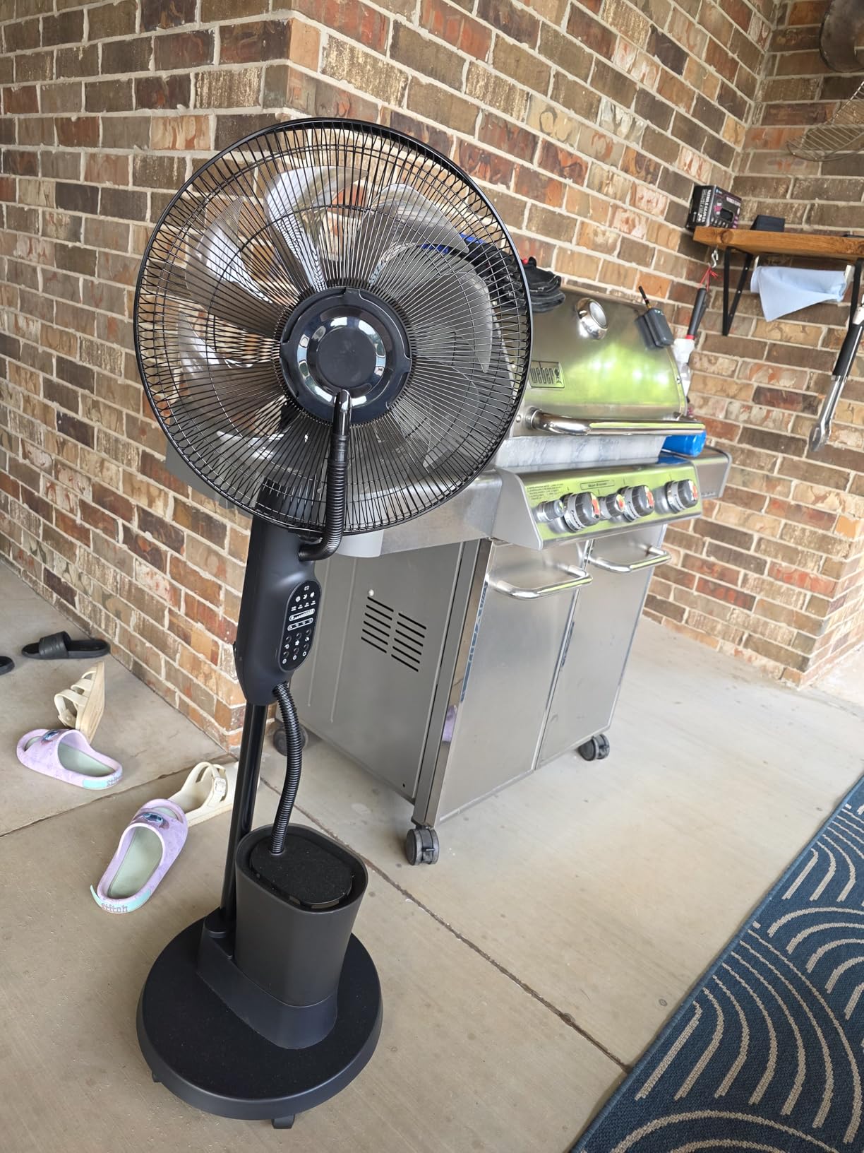 Misting Fan, 16'' Standing Fan with Humidifier, Oscillating Fan with 9 Speeds 7H Timer, Fan for Bedroom, Pedestal Fan Indoor Only - 2026 Upgraded customer photo 1