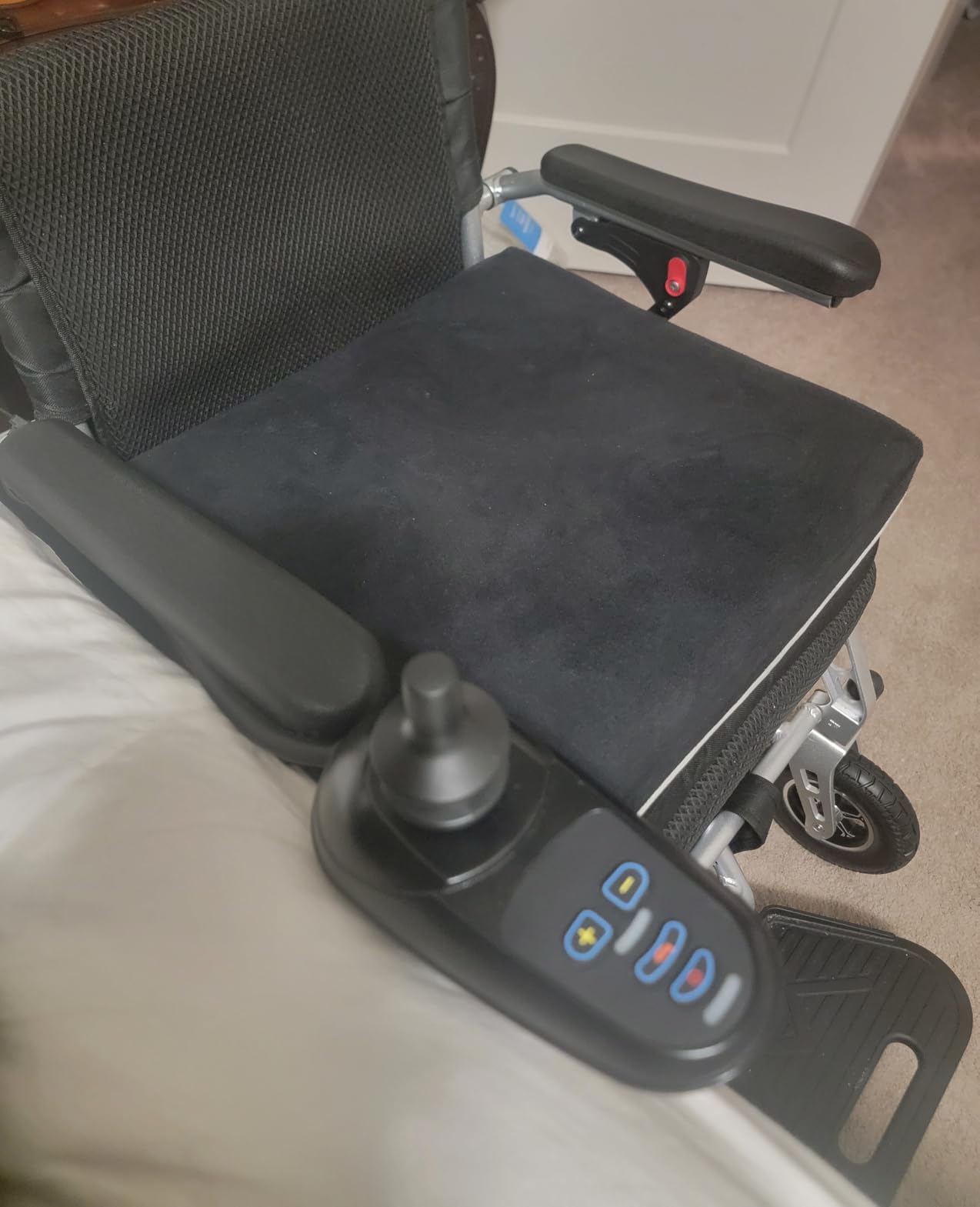[2026 Upgrade] Electric Wheelchairs for Adults Foldable,Lightweight Motorized Wheelchairs for Seniors,Support 330 Lbs,15 Miles,Power Wheelchair for All-Terrain,500W Motor Wheelchair,Airline Approved customer photo 1