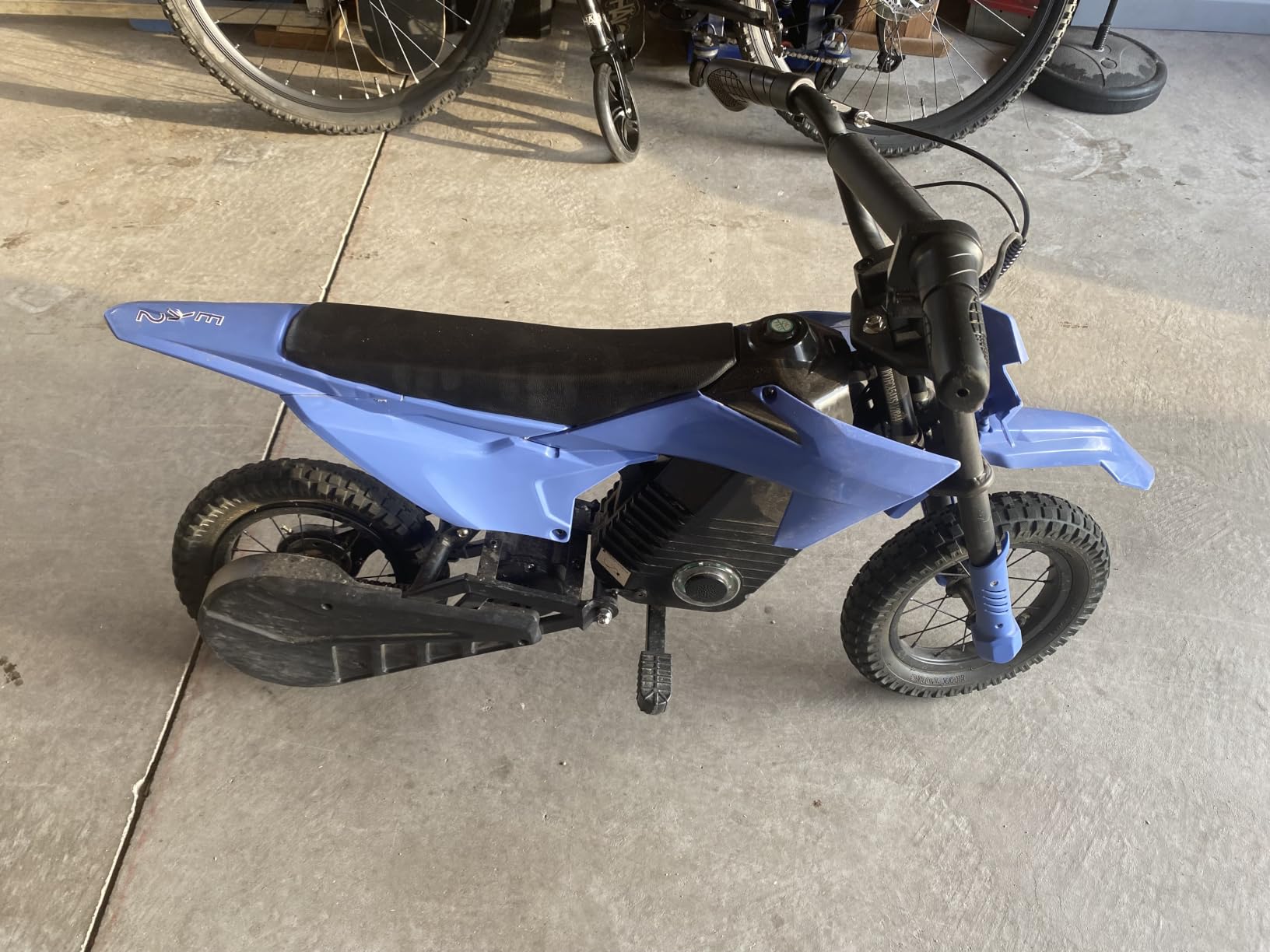 EK2 Kids 36V 700W Peak Electric Dirt Bike Motorcycle Ages 5-10 | 5.2Ah Battery,15 MPH Max Speed,12 Miles Long-Range,3-Speed Modes,132 lbs Max Load,12