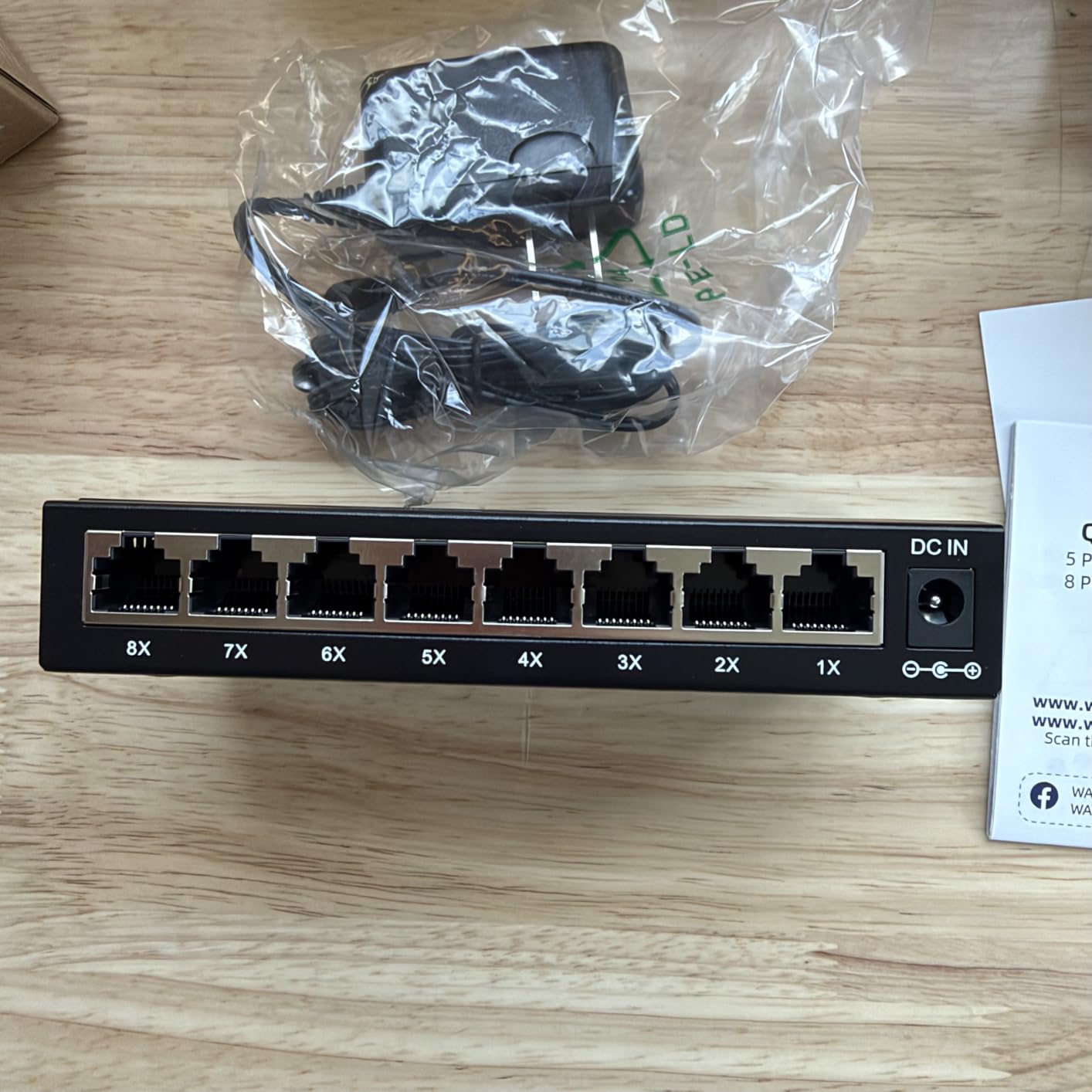 WAVLINK 5-Port Gigabit Ethernet Unmanaged Switch, Home Network Hub, Office Ethernet Splitter, Plug & Play, Desktop/Wall Mount, Silent Operation, Metal Case customer photo 2