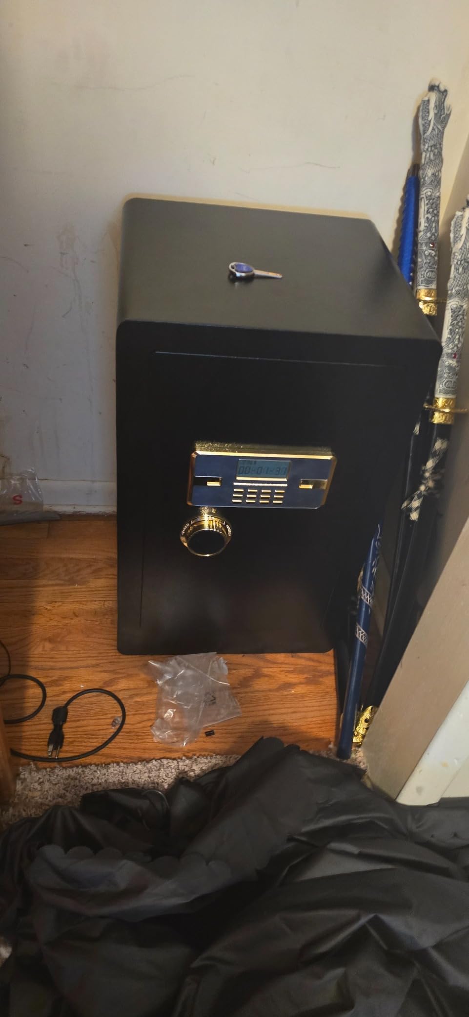 2.8 Cub Safe for Home, Safe Box with Drawer, Combo Lock and Key, Fireproof Bag, Backlit Keypad, Anti-Theft Alert System customer photo 1