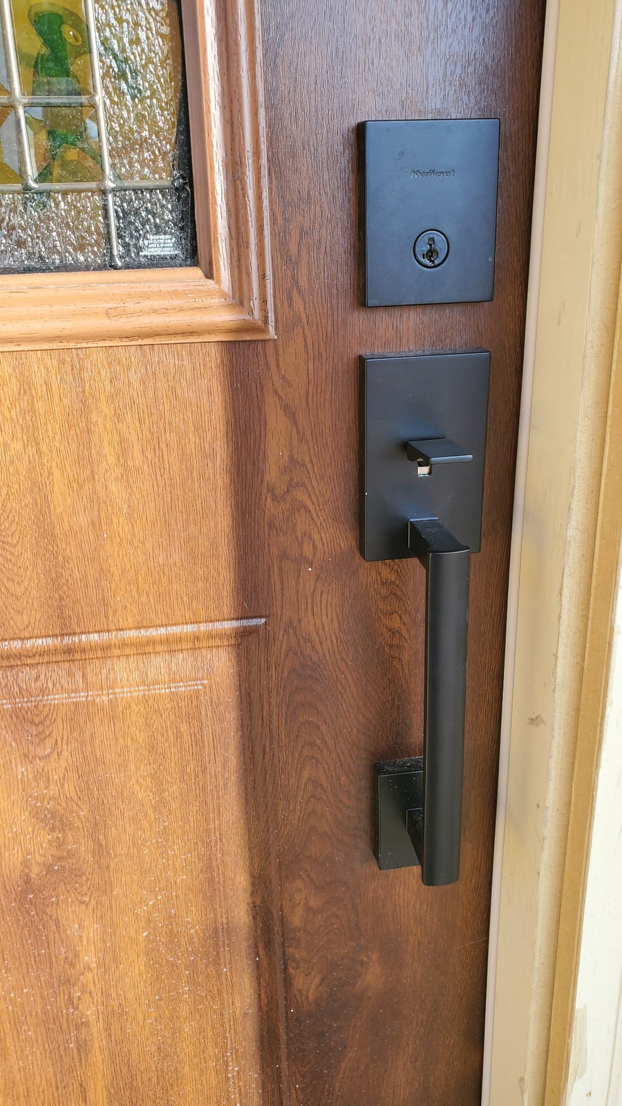 Kwikset San Clemente Front Door Lock Handle and Deadbolt Set, Entry Door Handleset Exterior with Interior Reversible Lever, Matte Black, SmartKey Rekey Security customer photo 1