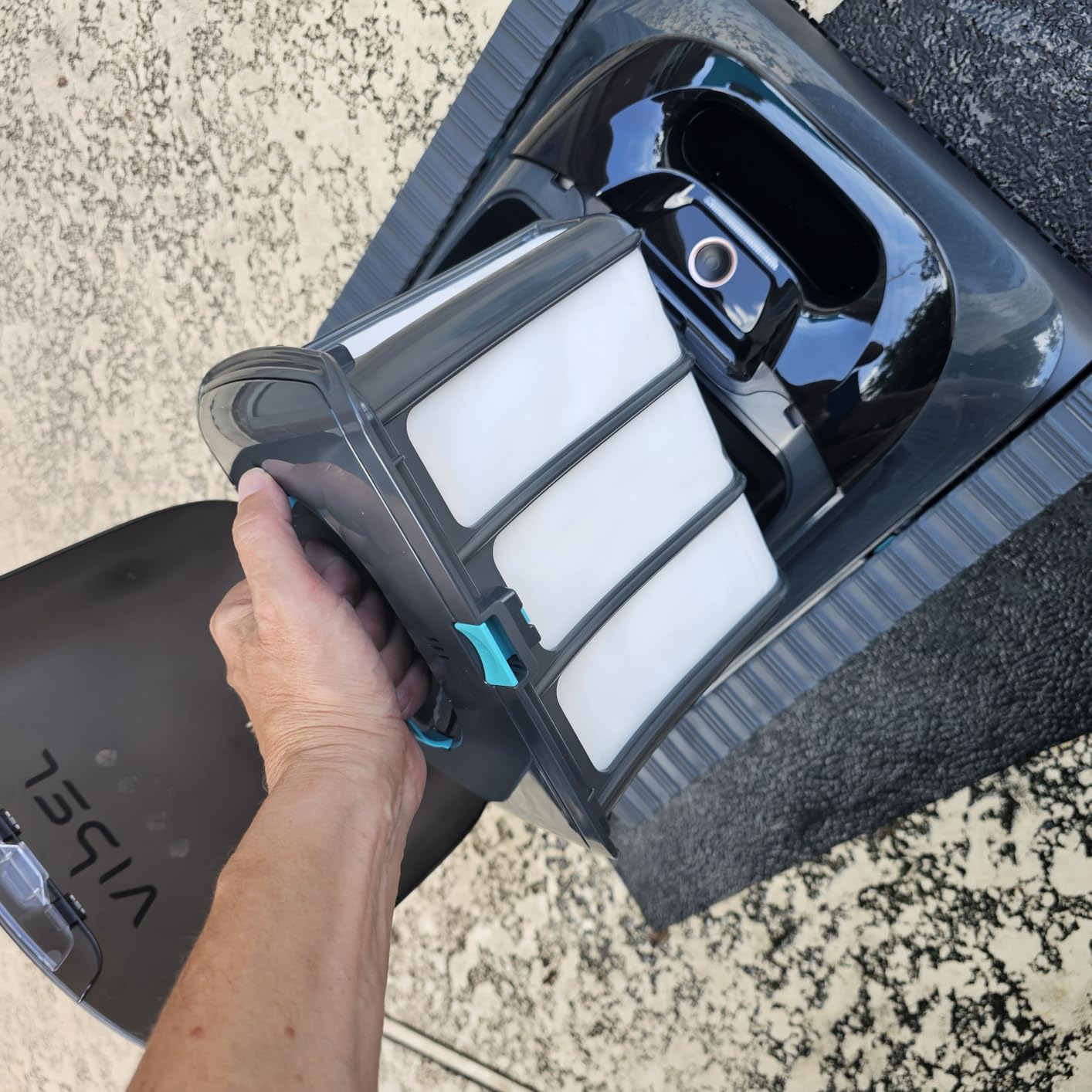Aiper Scuba S1 - Robotic Pool Cleaner, Powerful Suction, 150-Min Runtime, Wall & Waterline Cleaning, for Inground & Above Ground Pools up to 1600 sq.ft-2024 Basic customer photo 2