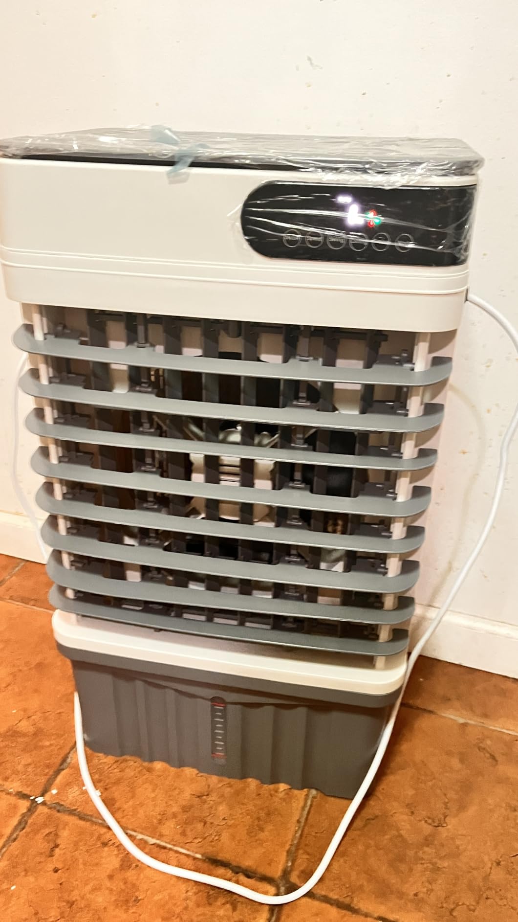 3200CFM Swamp Cooler, 13.5 Gal Portable Evaporative Cooler with 4 Ice Packs, Remote Control, 3 Speeds, 12H Timer, 70° Oscillation and Wheels for Garage, Patio and Large Rooms customer photo 1